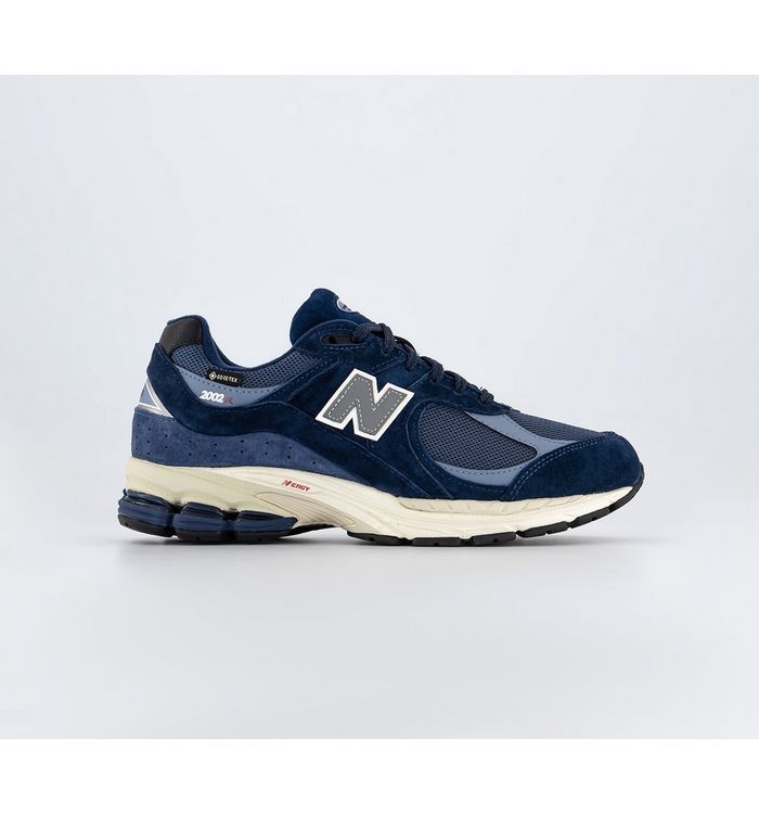New Balance 2002r Trainers Navy Goretex In Blue