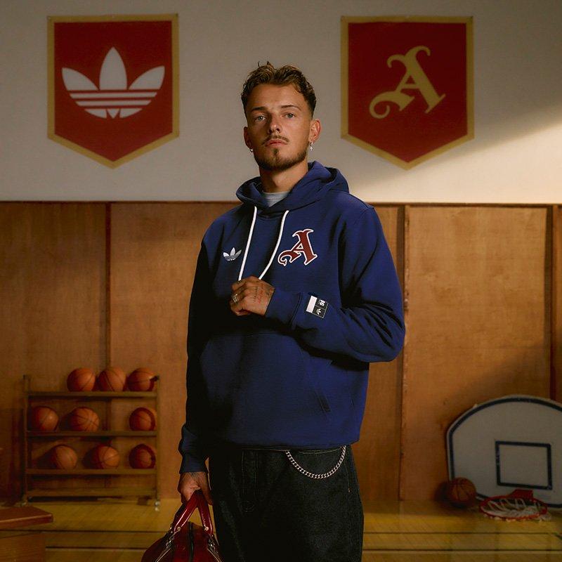 Sweatshirts & Hoodies