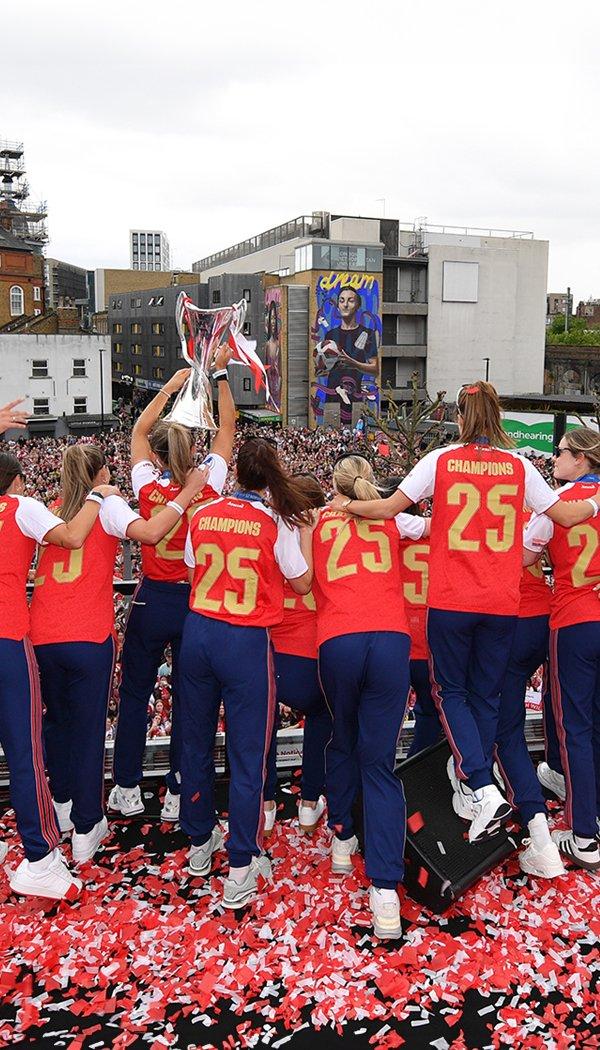 UWCL Champions Collection 