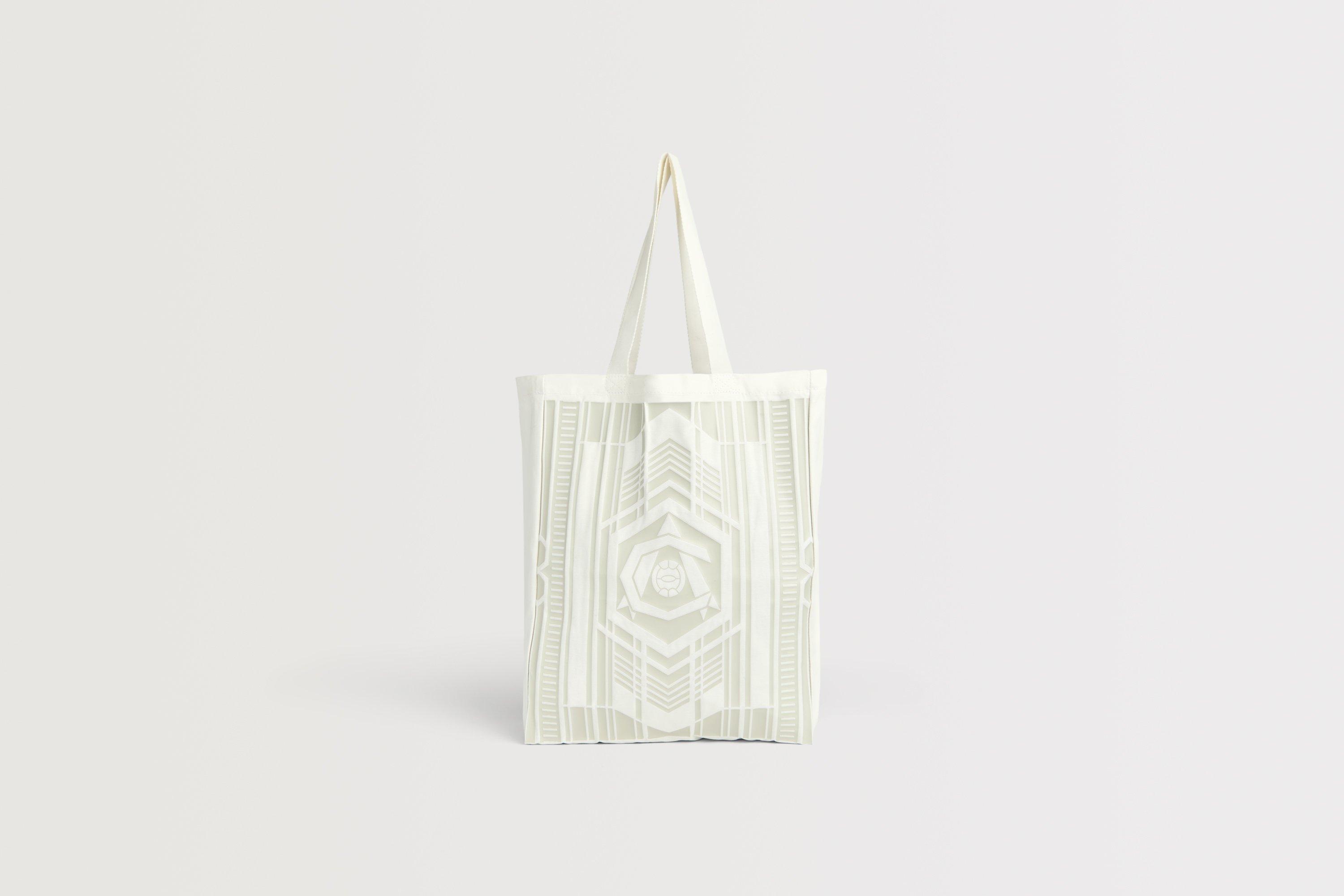 Arsenal adidas 25/26 Third Tote Bag | Official Online Store
