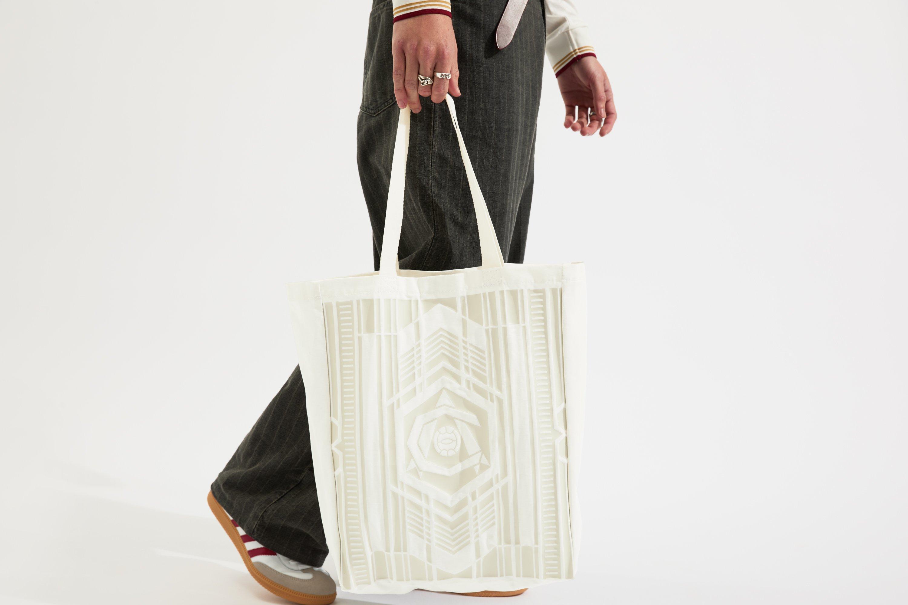 Arsenal adidas 25/26 Third Tote Bag | Official Online Store