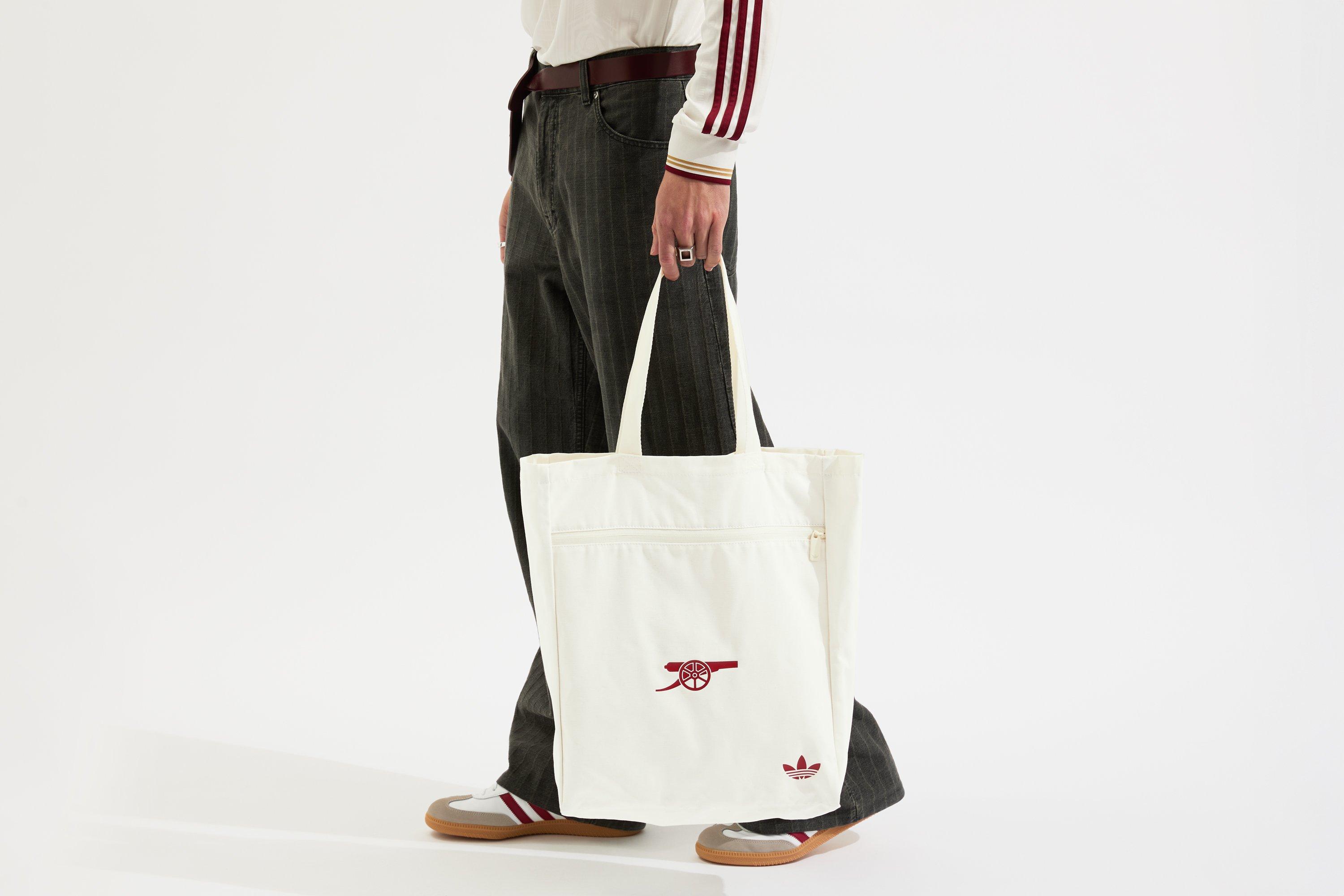Arsenal adidas 25/26 Third Tote Bag | Official Online Store