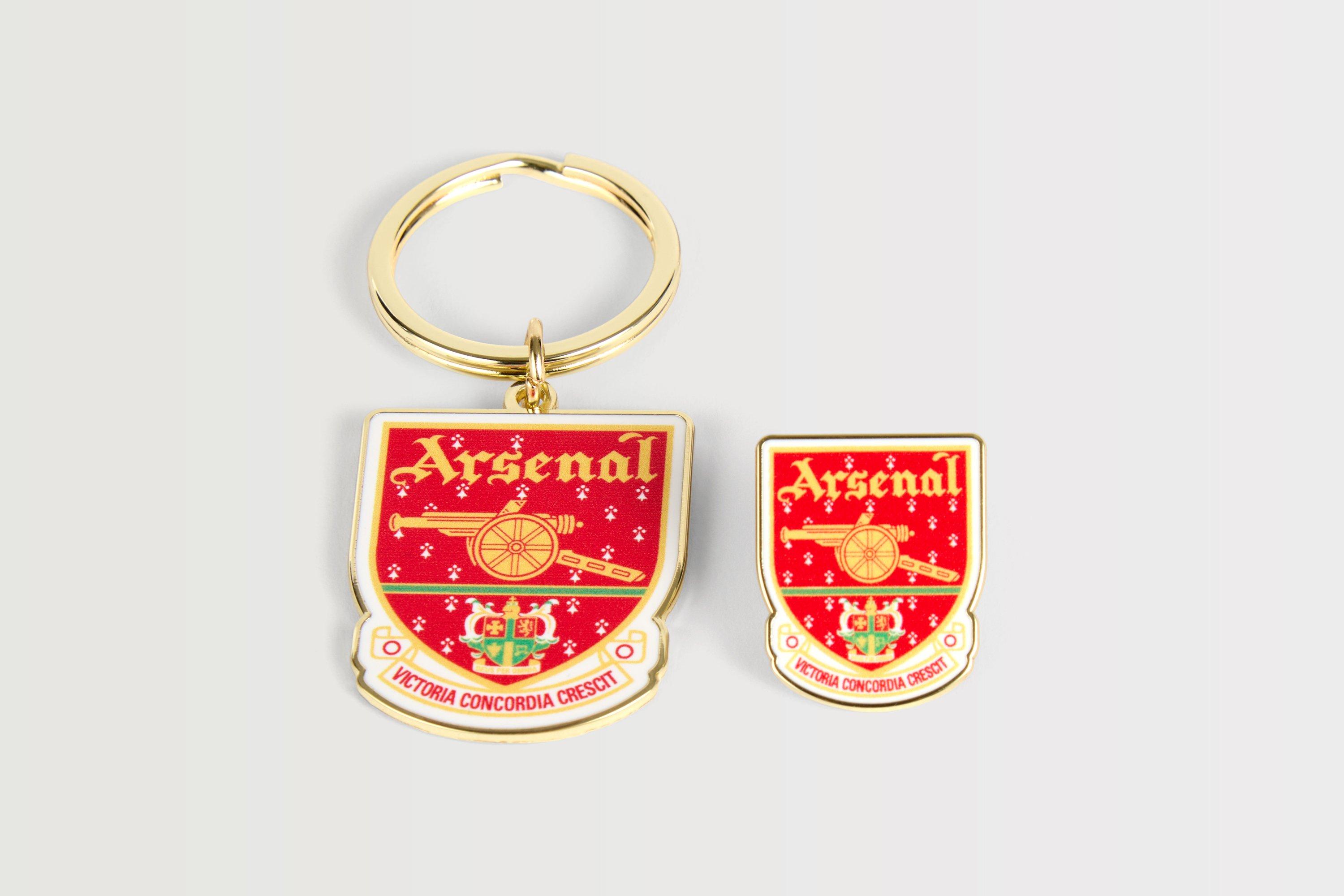 Arsenal Retro Crest Keyring and Badge Set