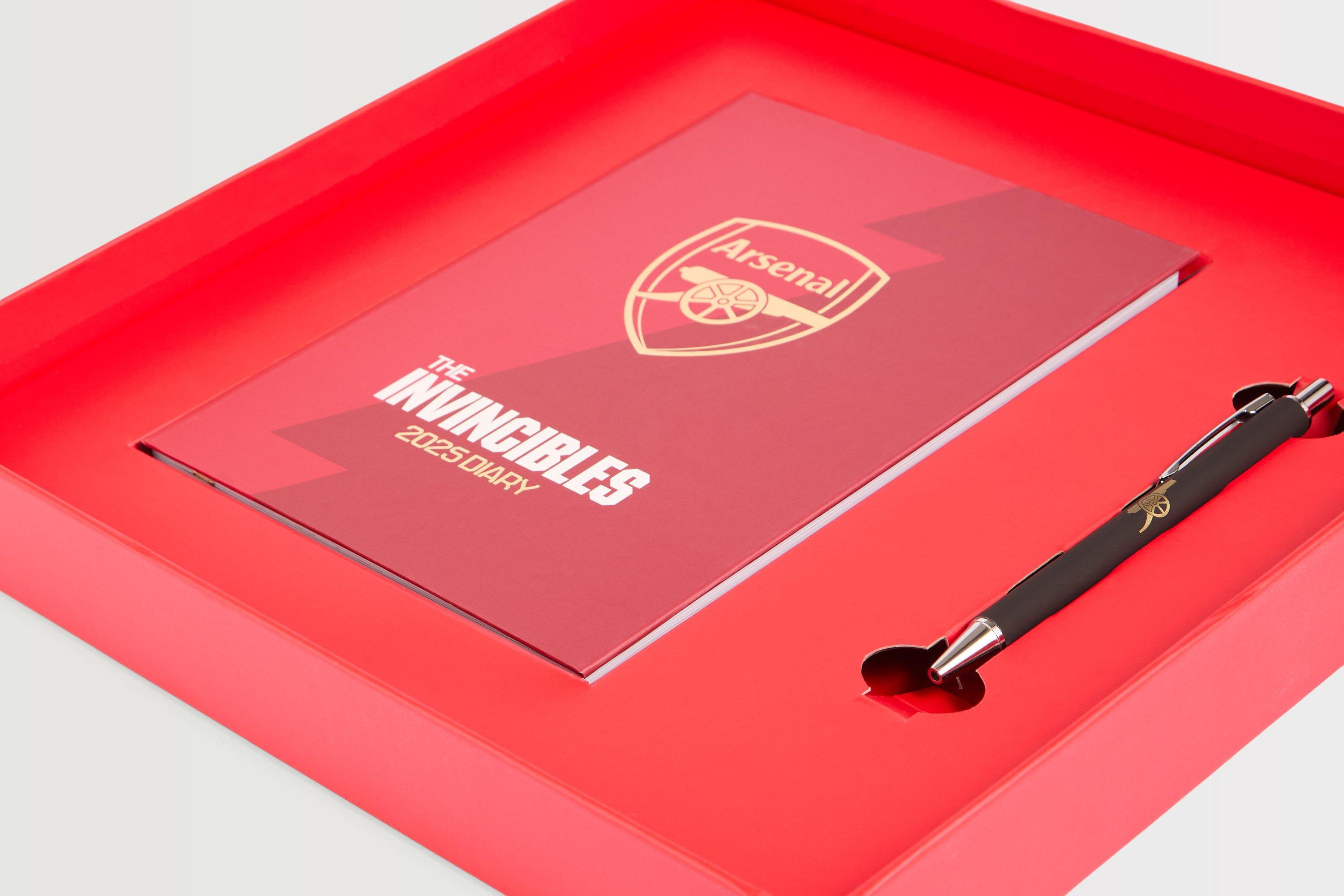 Arsenal Limited Edition Collectors Gift Set | Official Online Store