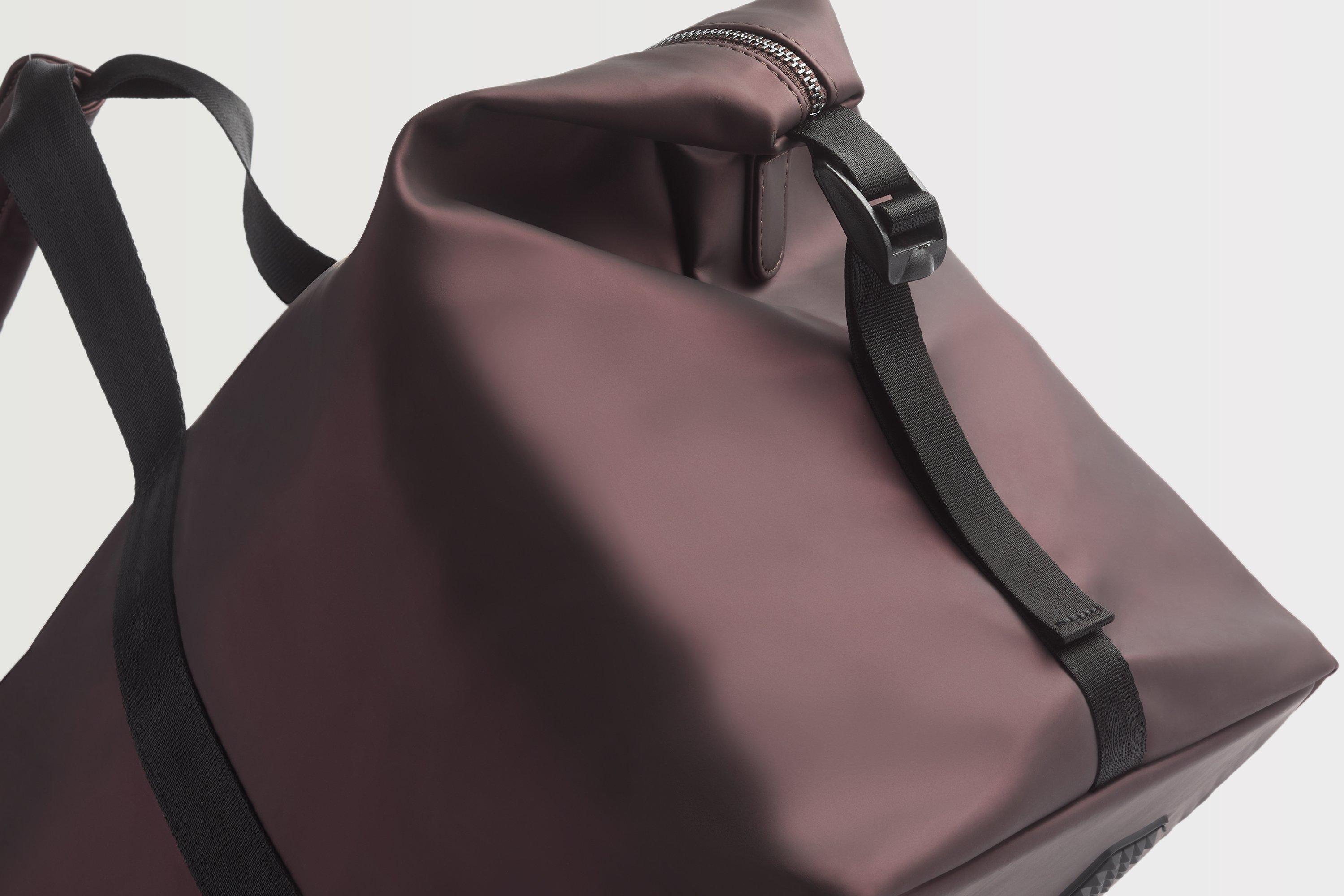 Arsenal F.C. Holdall | Official Online Store