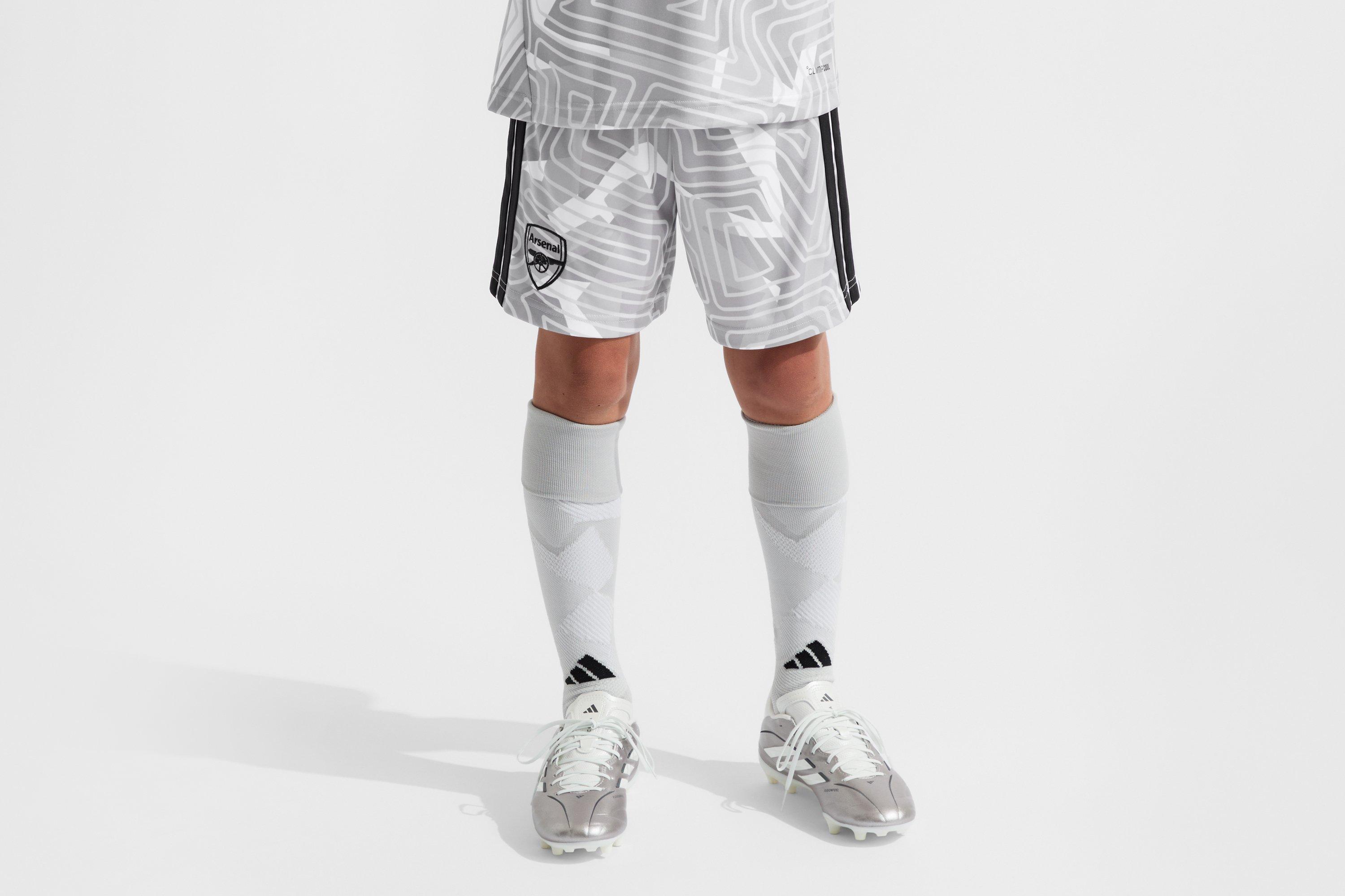 Arsenal adidas Kids 26/27 Home Goalkeeper Shorts