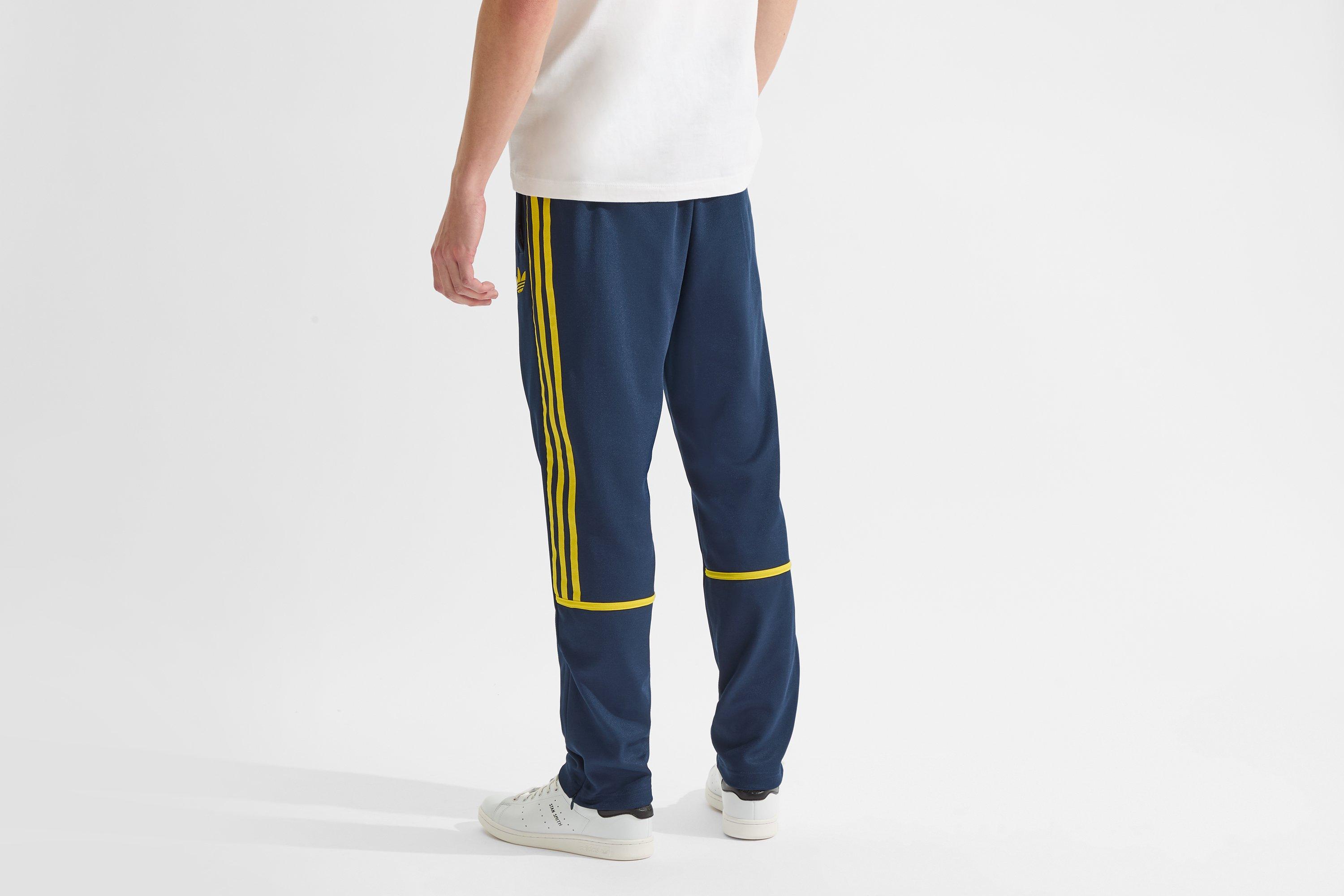 Arsenal adidas 25/26 Lifestyler Track Pants | Official Online Store
