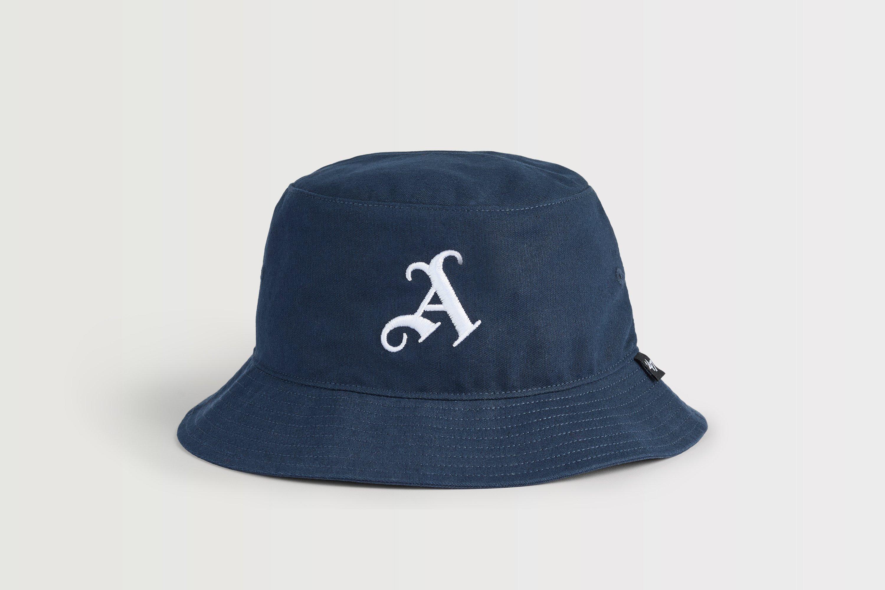 Arsenal 47 Navy Gothic A Bucket Hat | Official Online Store