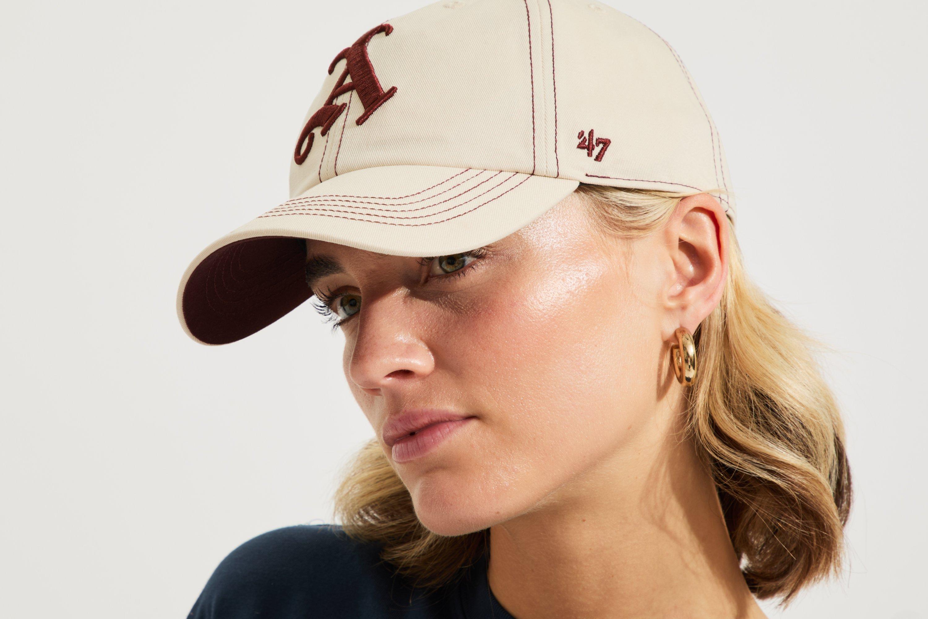 Arsenal 47 Beige Gothic A Contrast Stitch Cap | Official Online Store