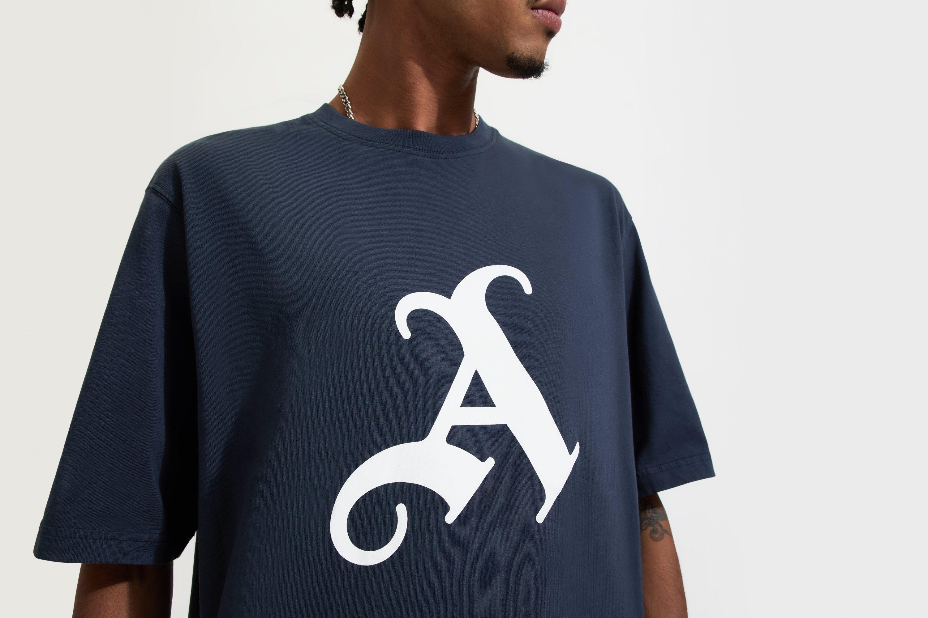 Arsenal Graphic Navy Legend T-Shirt | Official Online Store