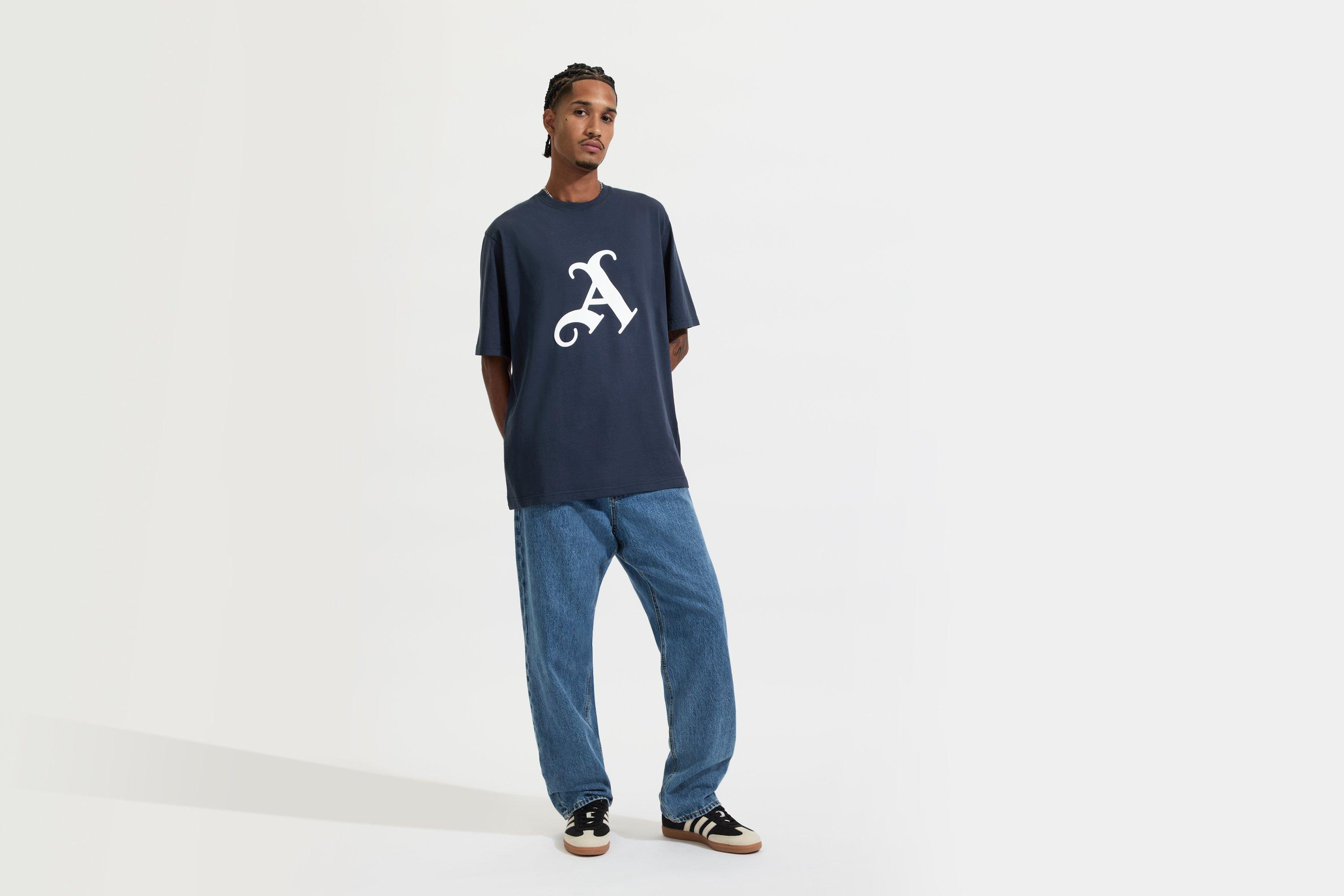 Arsenal Graphic Navy Legend T-Shirt | Official Online Store