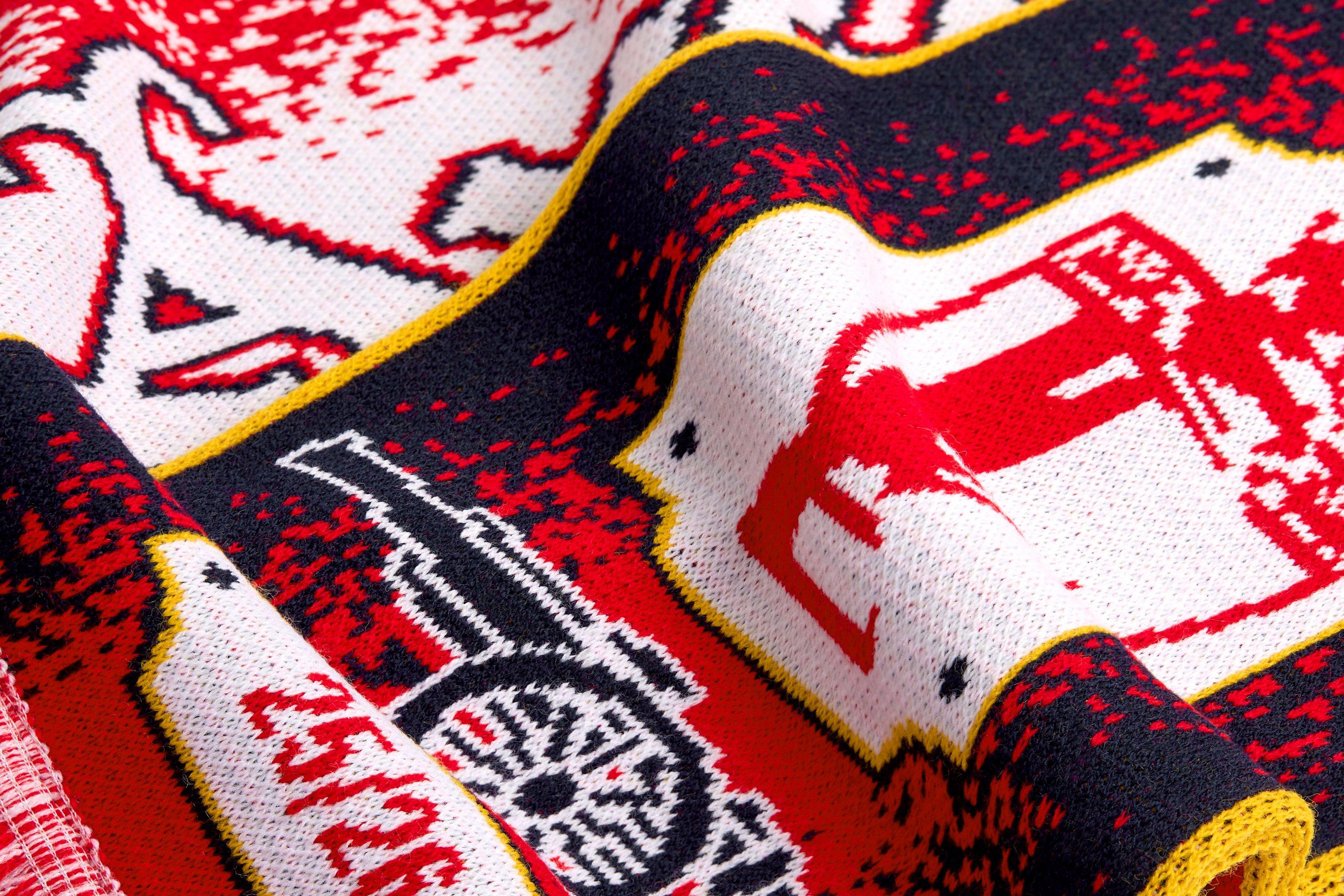 アーセナル プレミアシップチャンピオン スカーフ Arsenal Champions 25/26 Gothic Trophy Scarf | Official Online Store