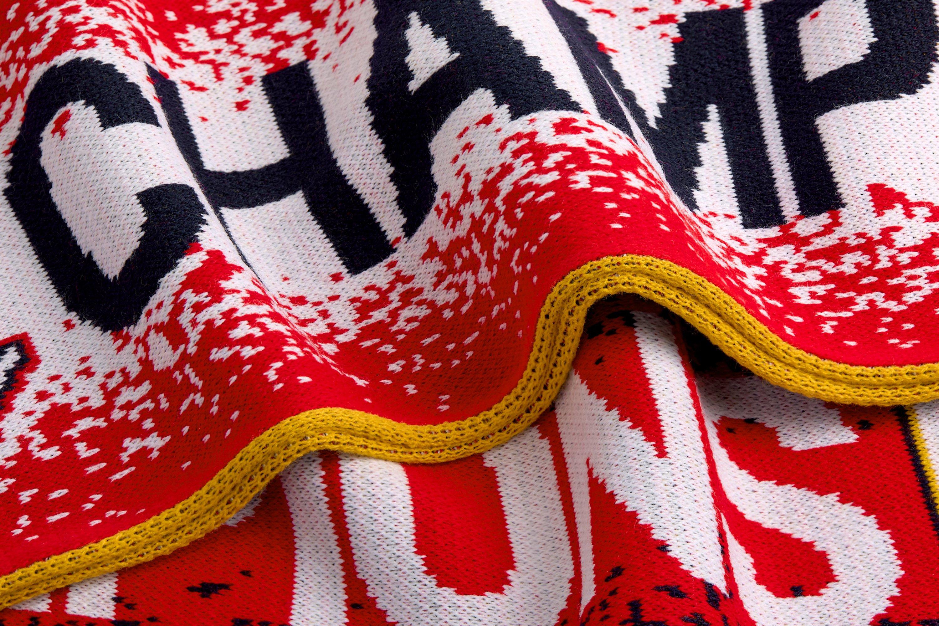 アーセナル プレミアシップチャンピオン スカーフ Arsenal Champions 25/26 Gothic Trophy Scarf | Official Online Store