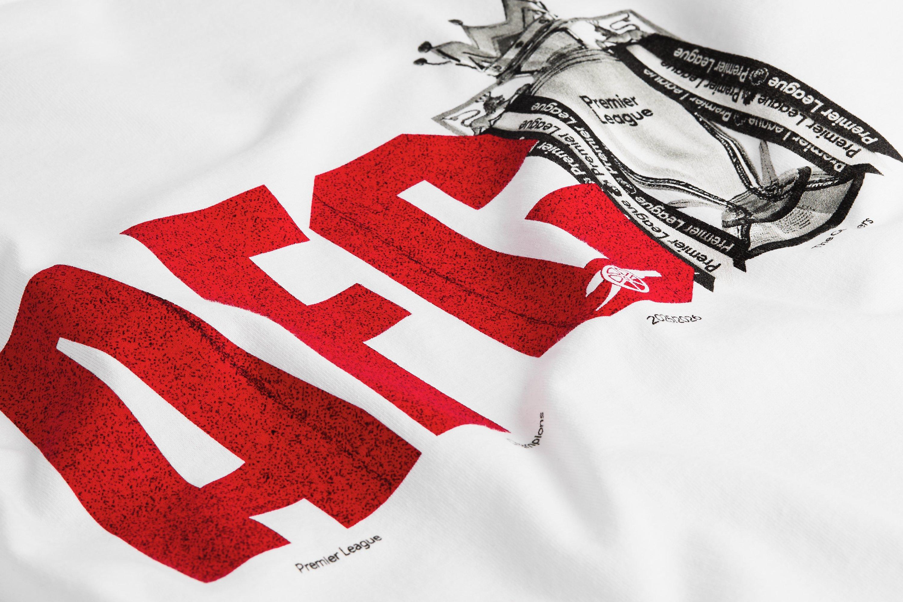 Arsenal Champions 25/26 White Long Sleeved T-Shirt | Official