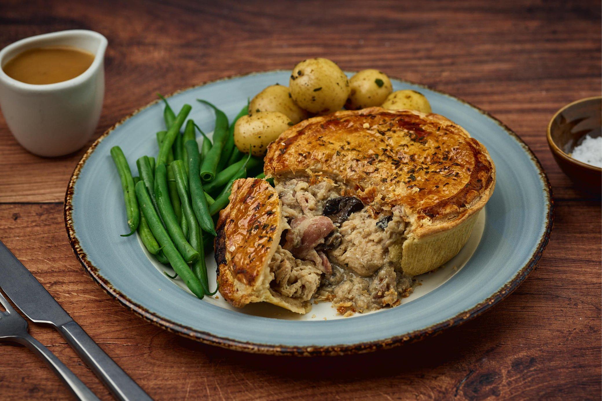 Phat Chicken Bacon & Mushroom Pie