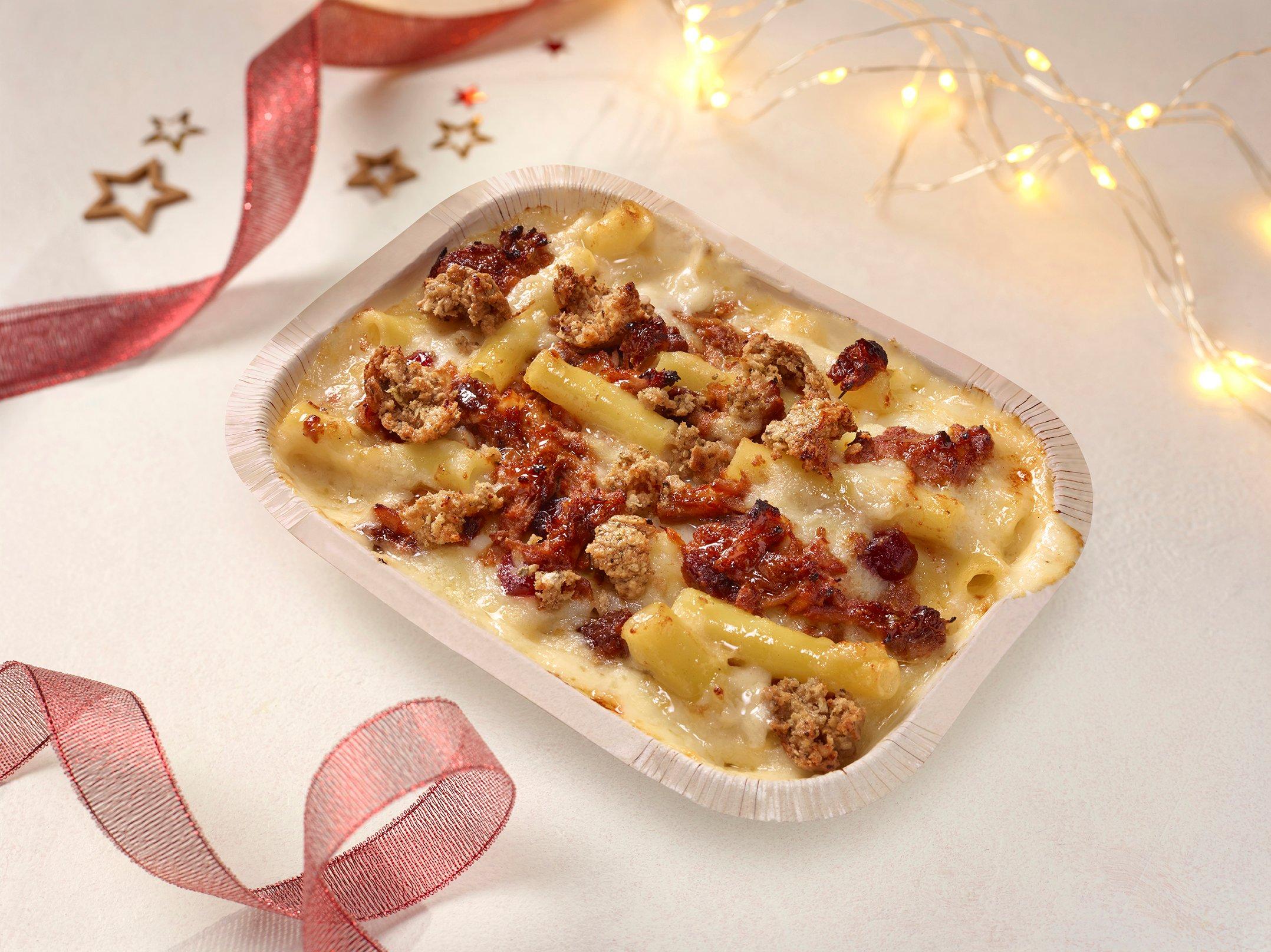 Festive Mac n Cheese with Pulled Turkey & Cranberry