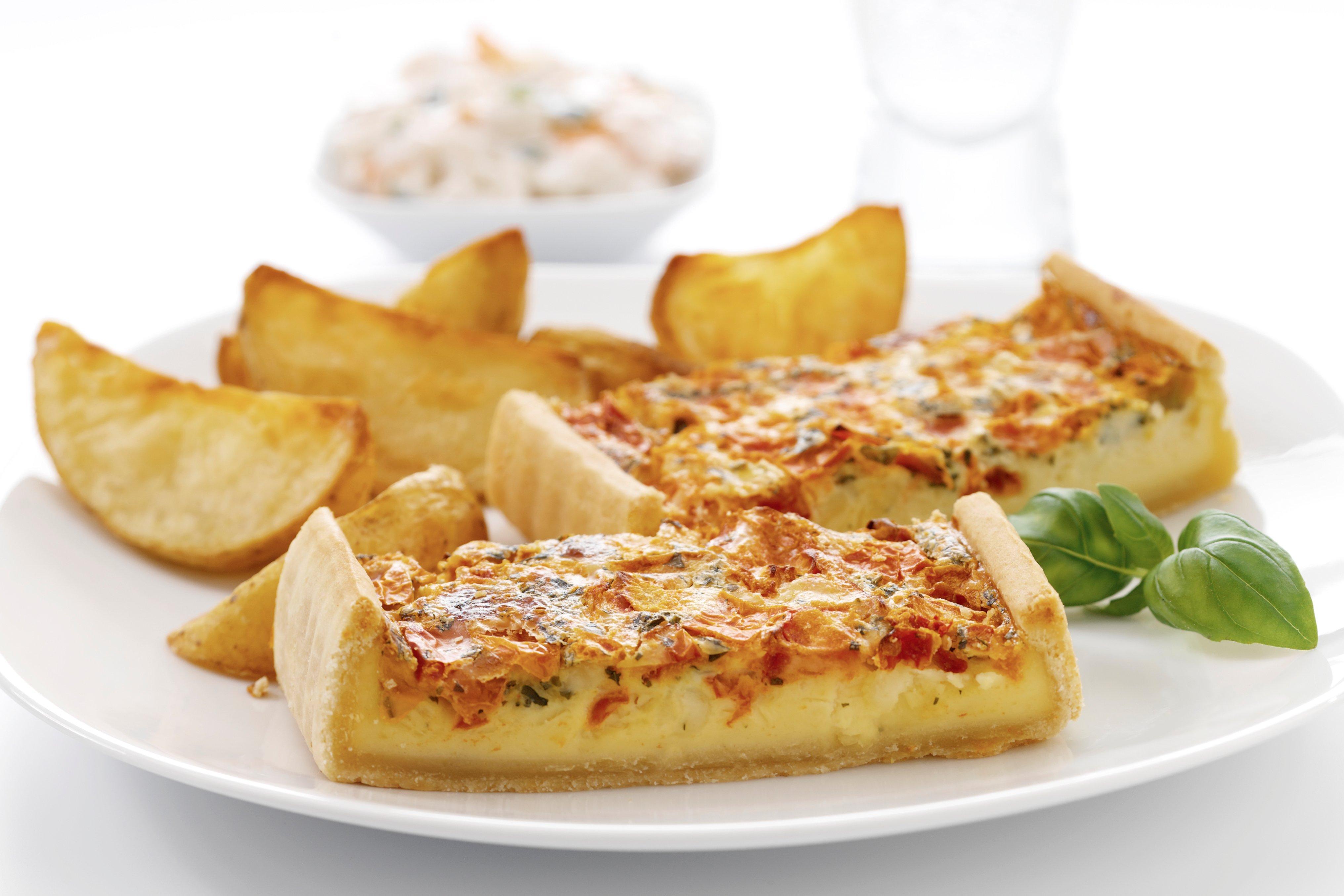Brakes Essentials Fully Baked Tomato & Cheese Quiche Slabs
