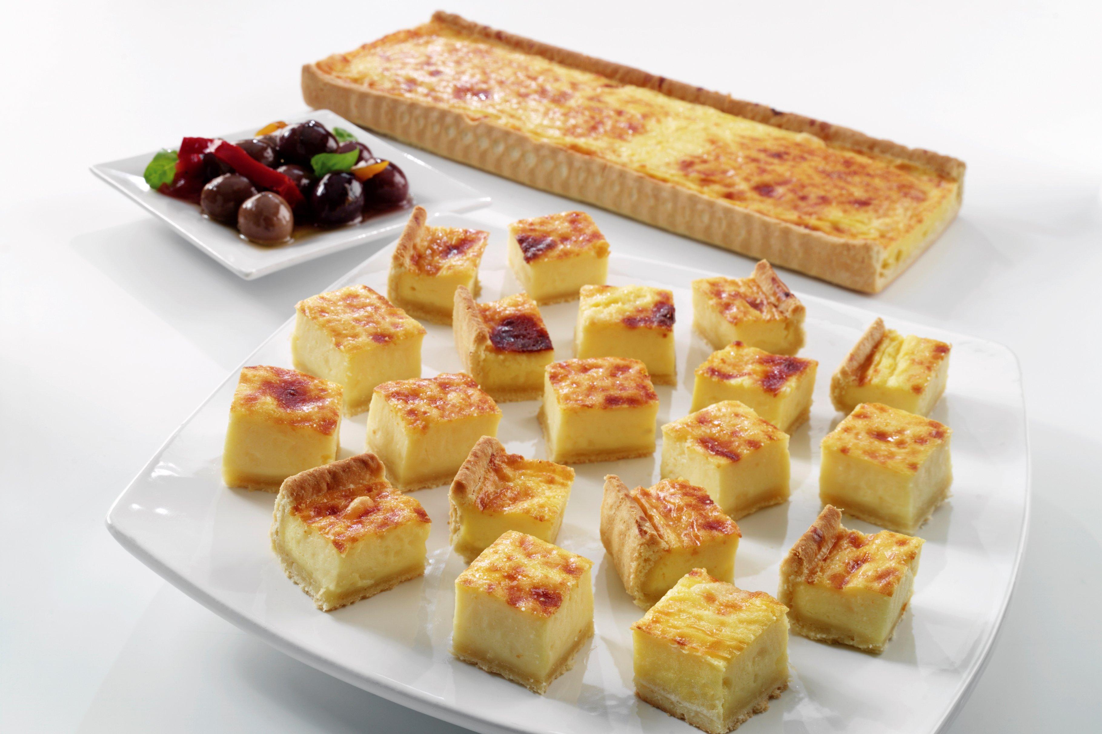 Brakes Essentials Fully Baked Four Cheese Quiche Slab