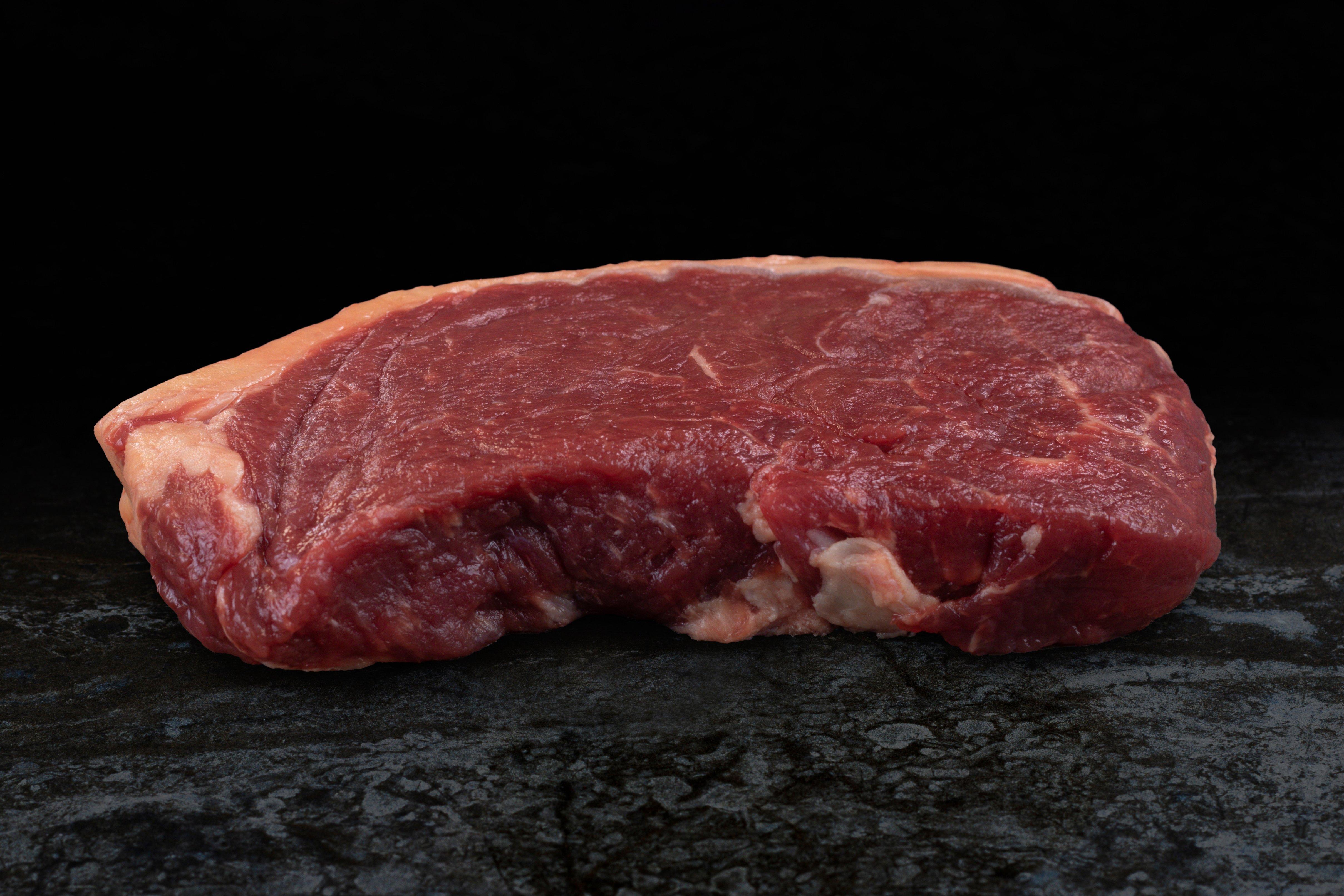 Birchstead 28 Day Aged Beef Sirloin Steak ex wing end (8oz/227g)