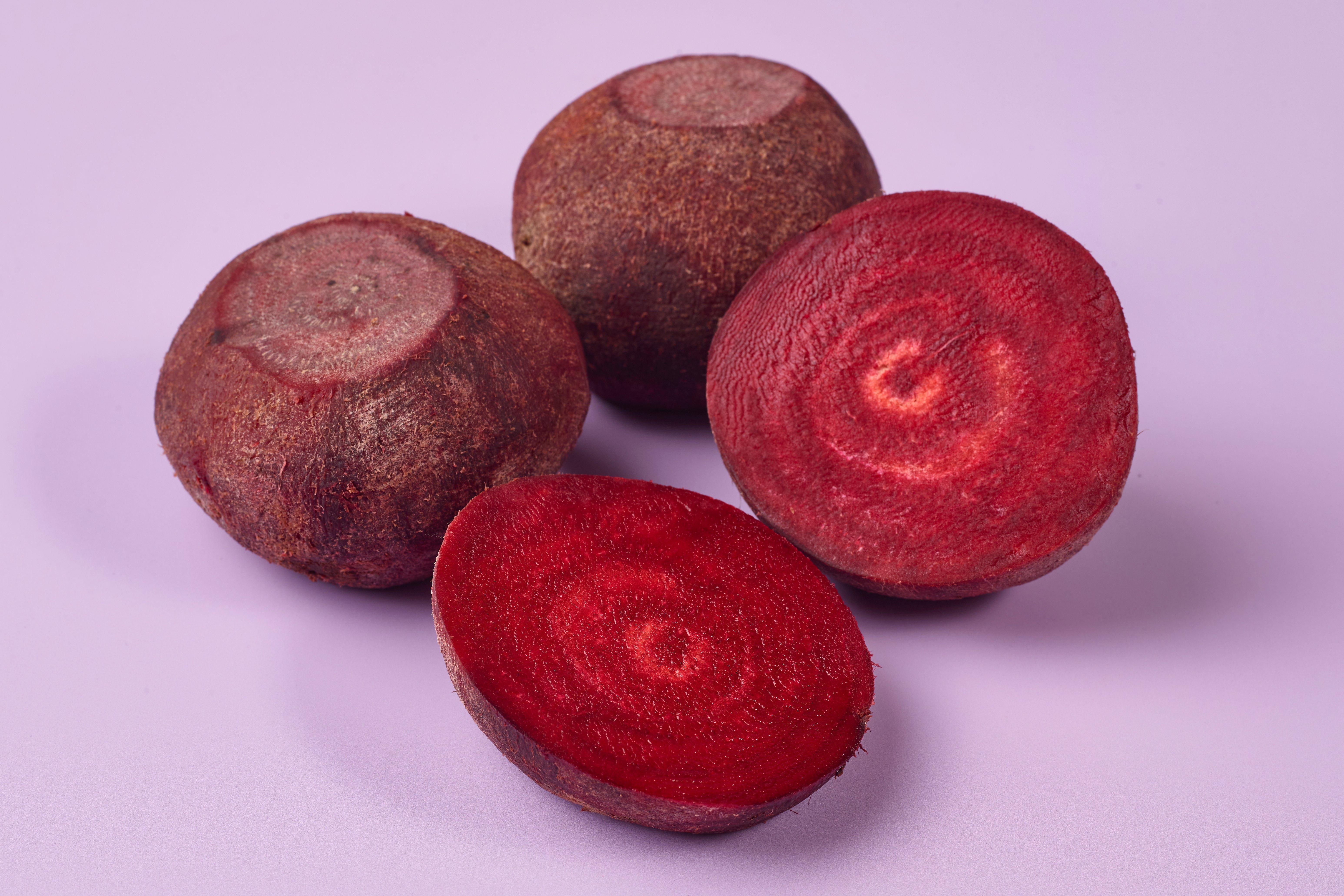 Peeled Whole Raw Beetroot