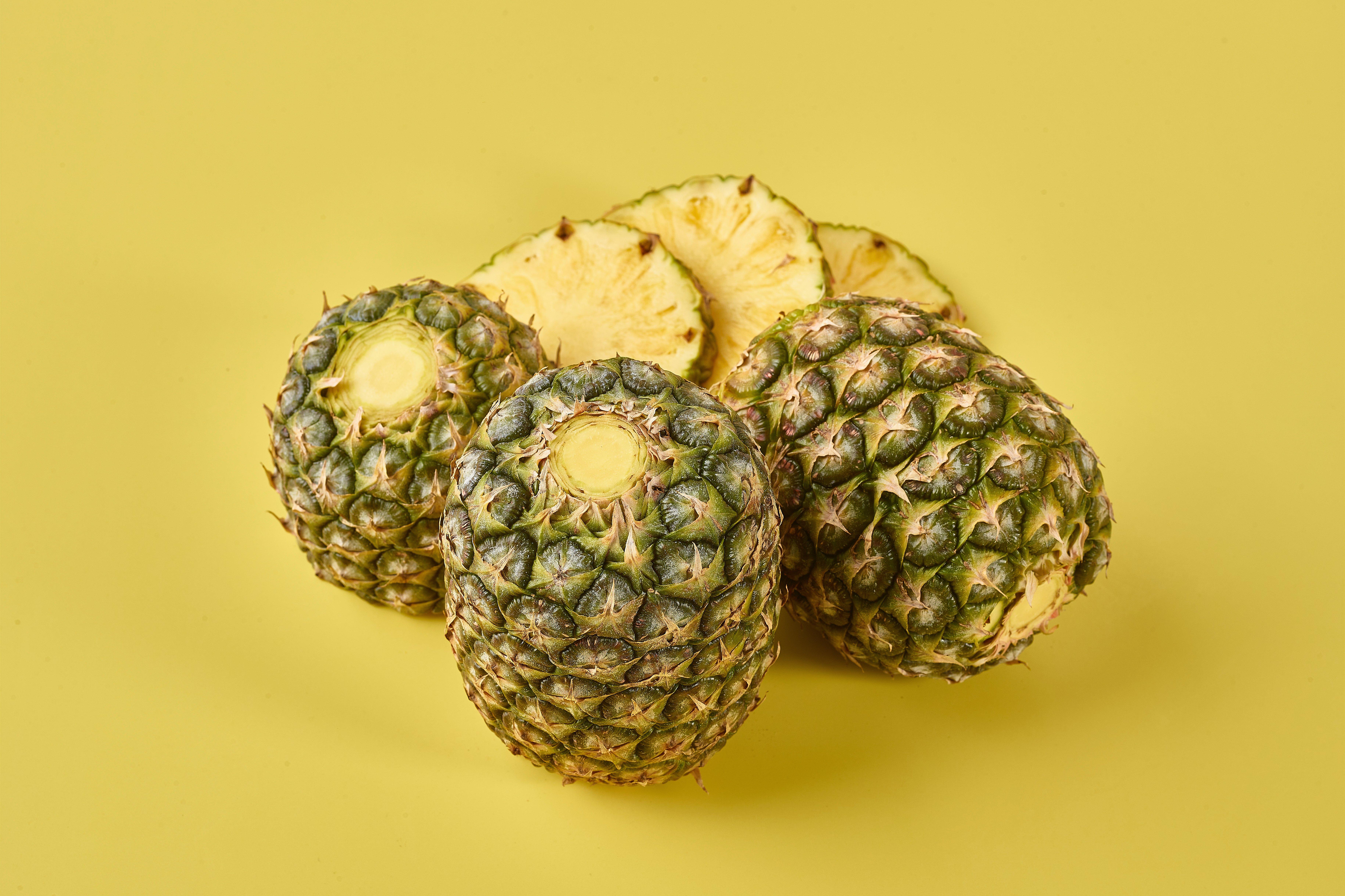Large Crownless Pineapples