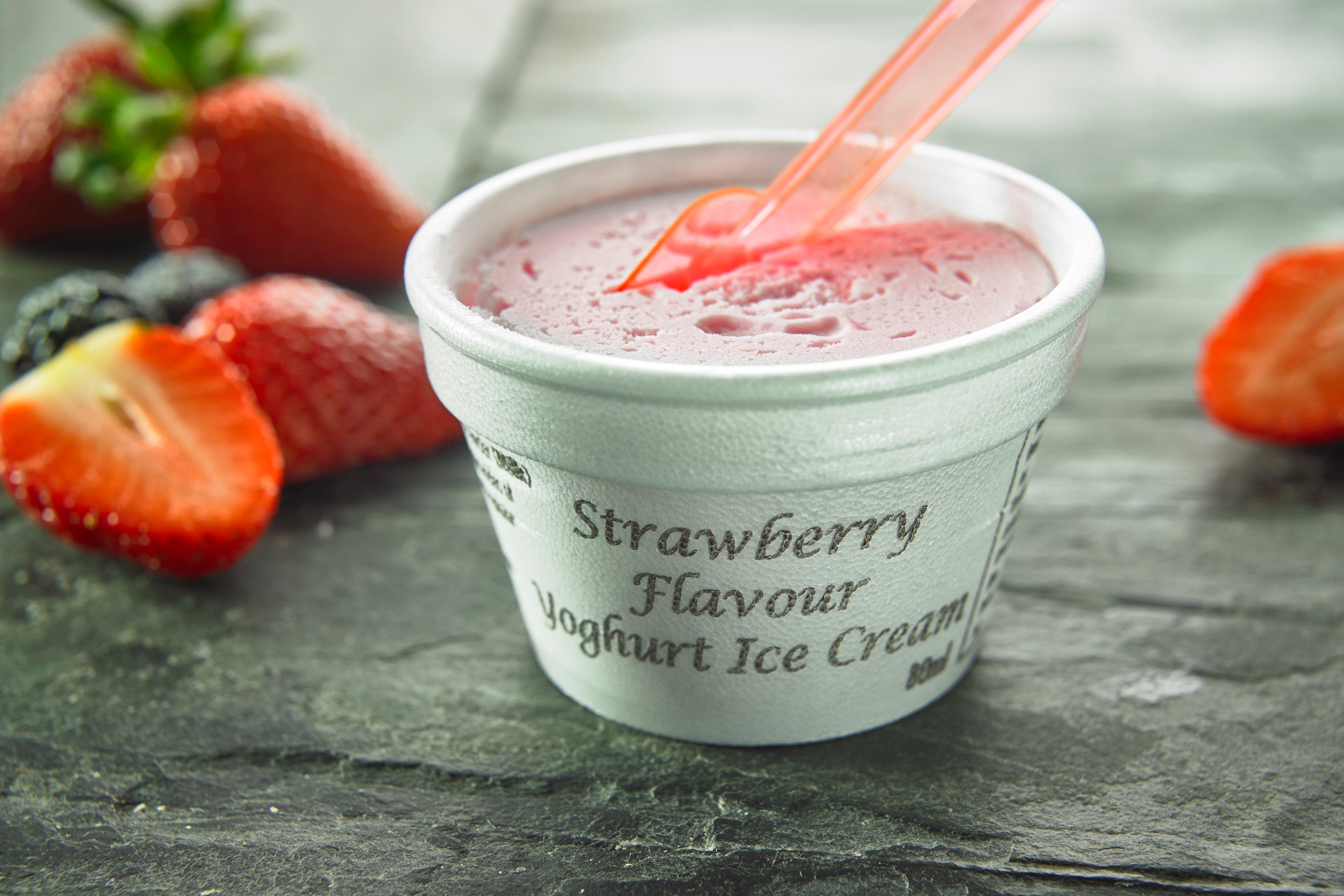 Brakes Essentials Strawberry Flavour Yogurt Ice Cream Tubs