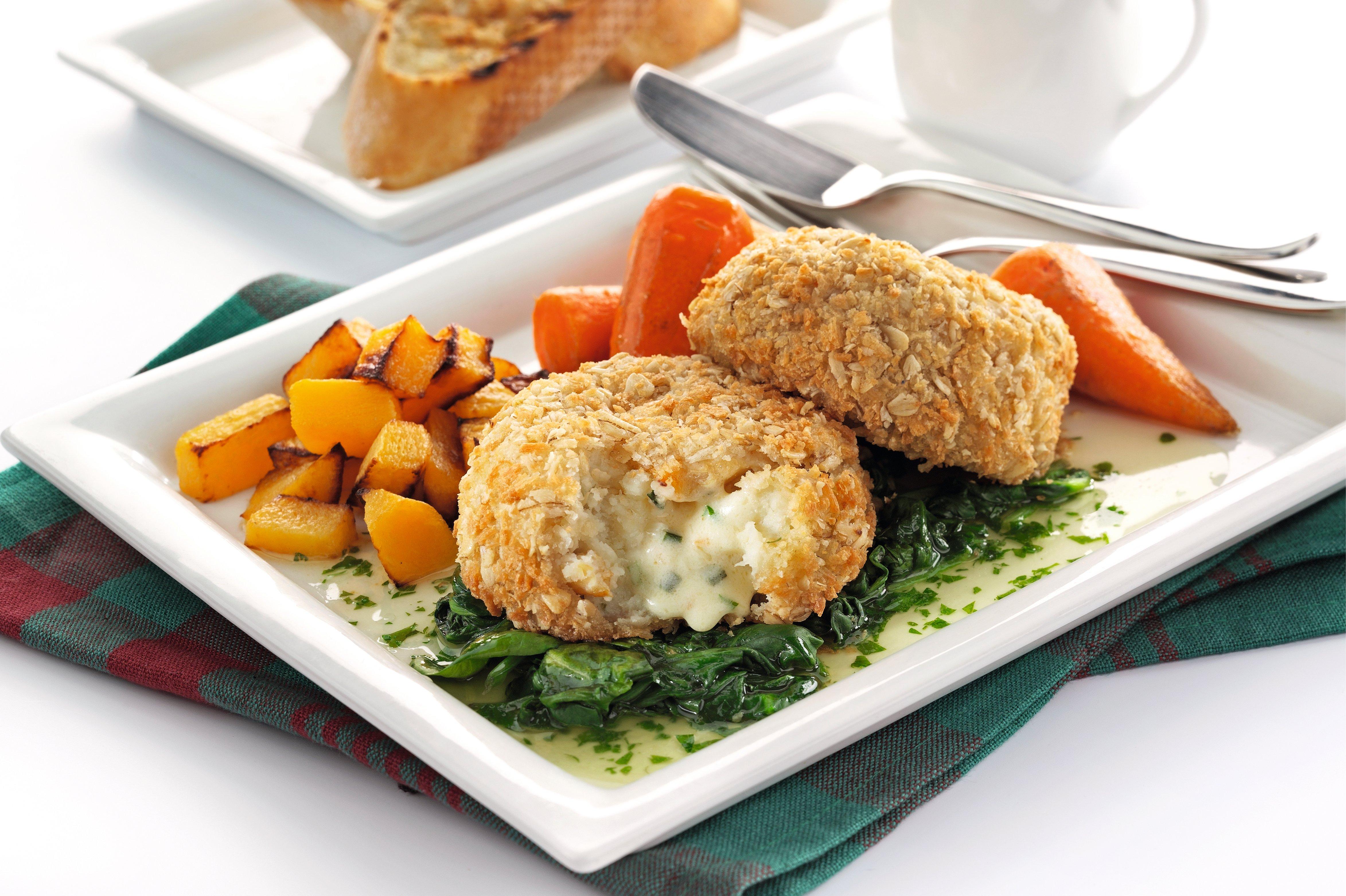 Portico Premium Scottish Smoked MSC Haddock Fishcakes with an Applewood® Cheese Centre