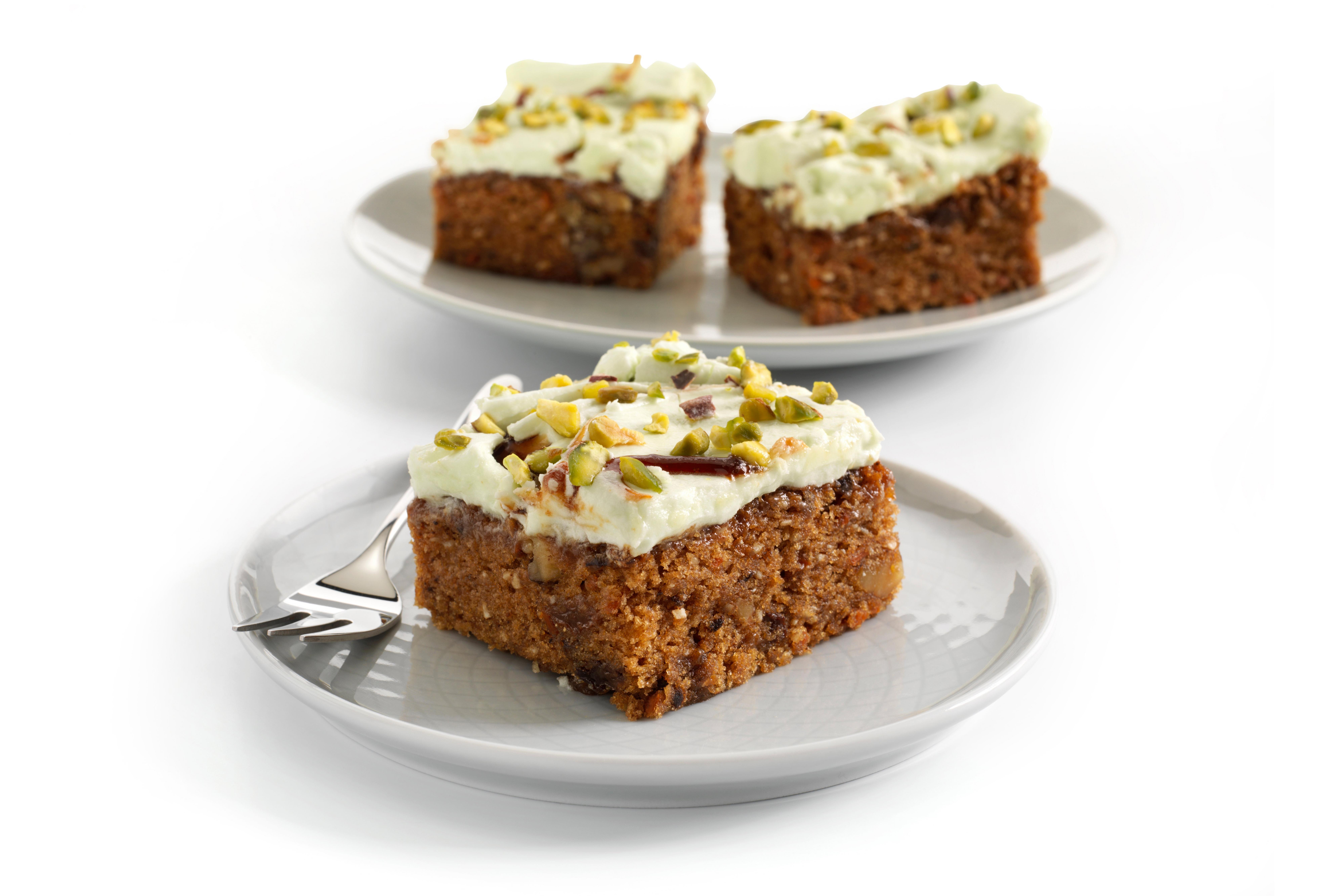 La Boulangerie Vegan Carrot & Pistachio Traycake