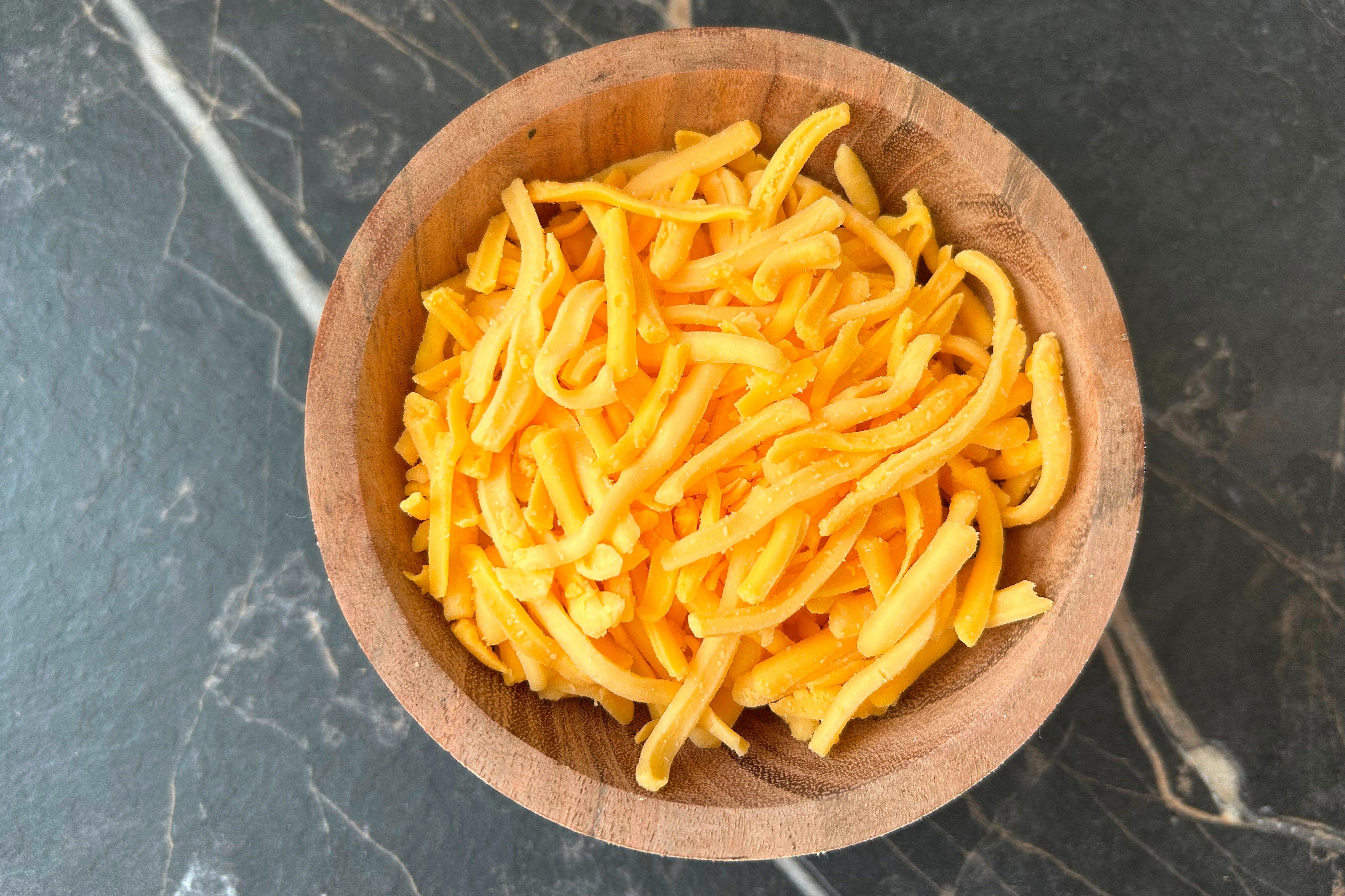 Essential Melts Grated Coloured Analogue & Coloured Cheddar Cheese