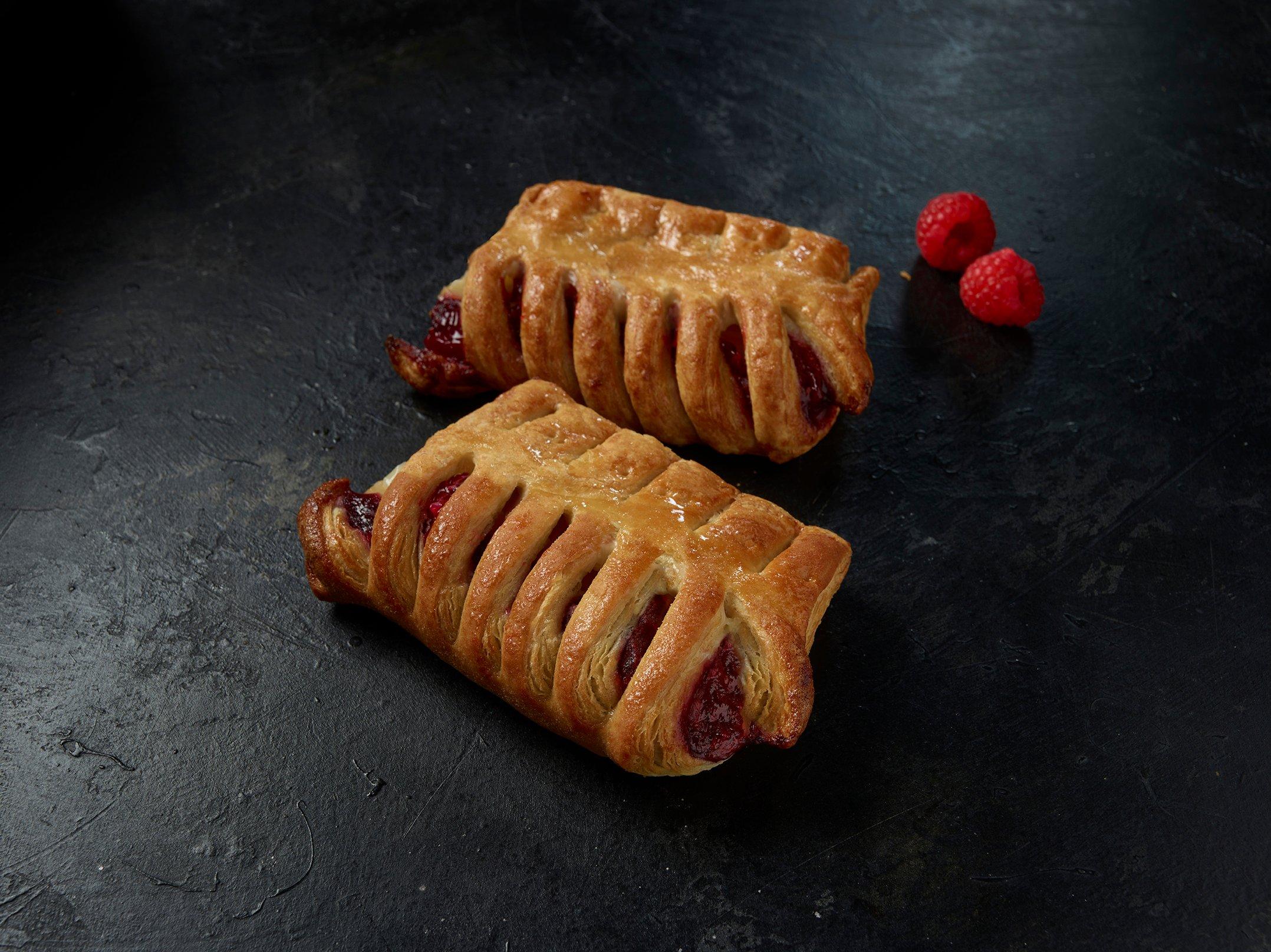 Raspberry-mascarpone crest