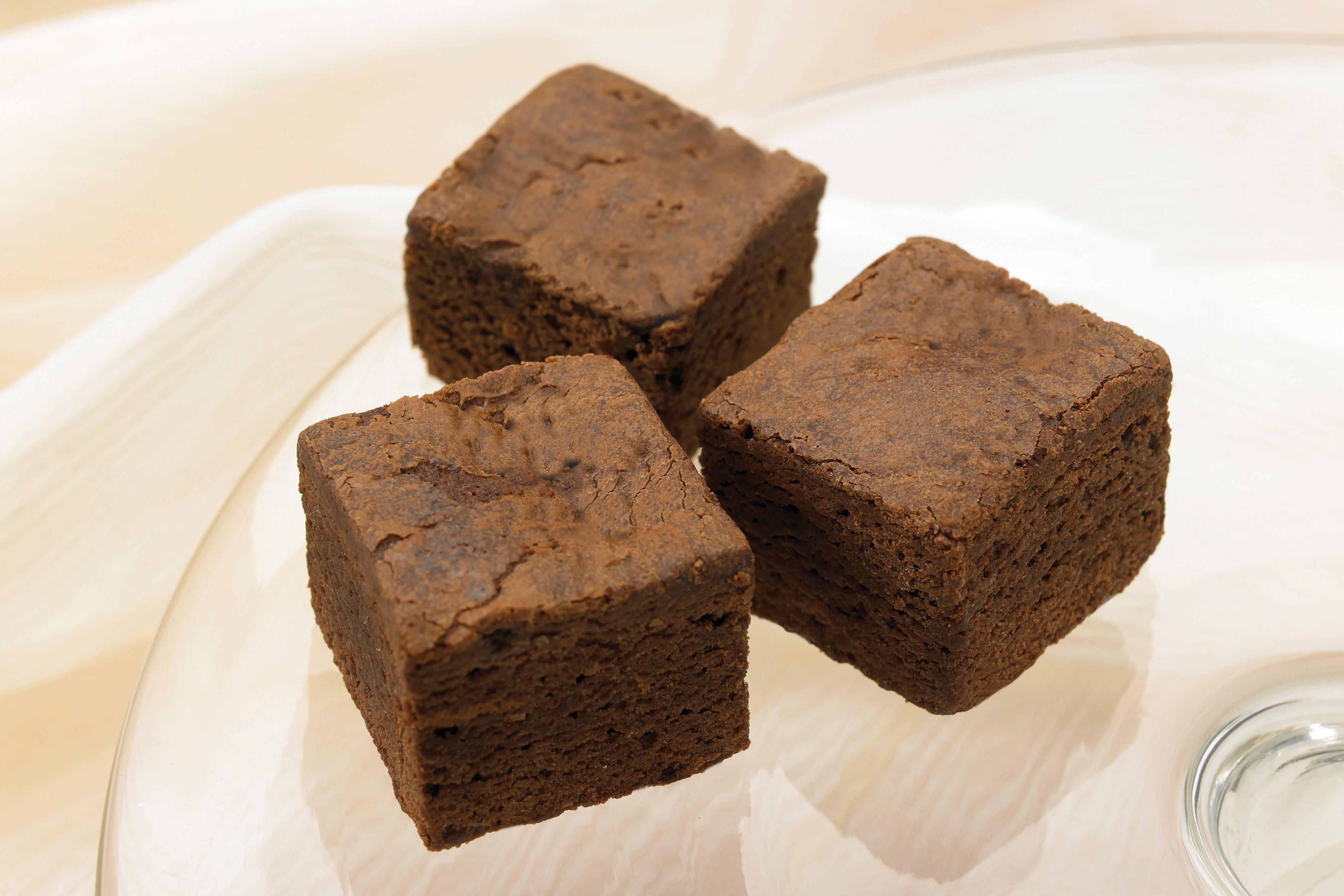 Sainsbury's Chocolate Mini Roll Cake Bites X14 | Sainsbury's