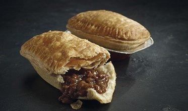 Mince Beef and Onion Pie showing filling