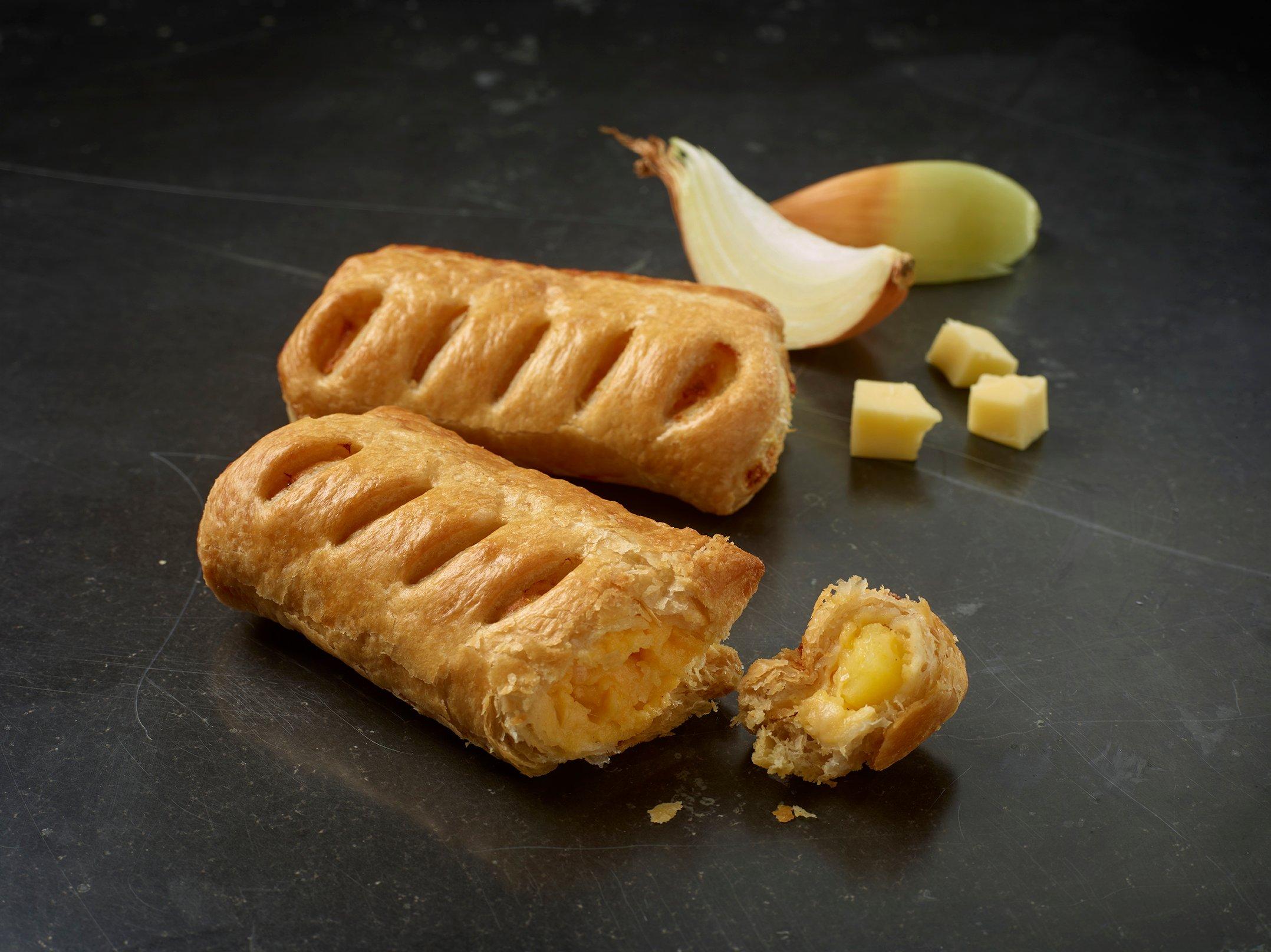 Country Choice 4" Cheese & Onion Rolls (Average 90 Pieces)