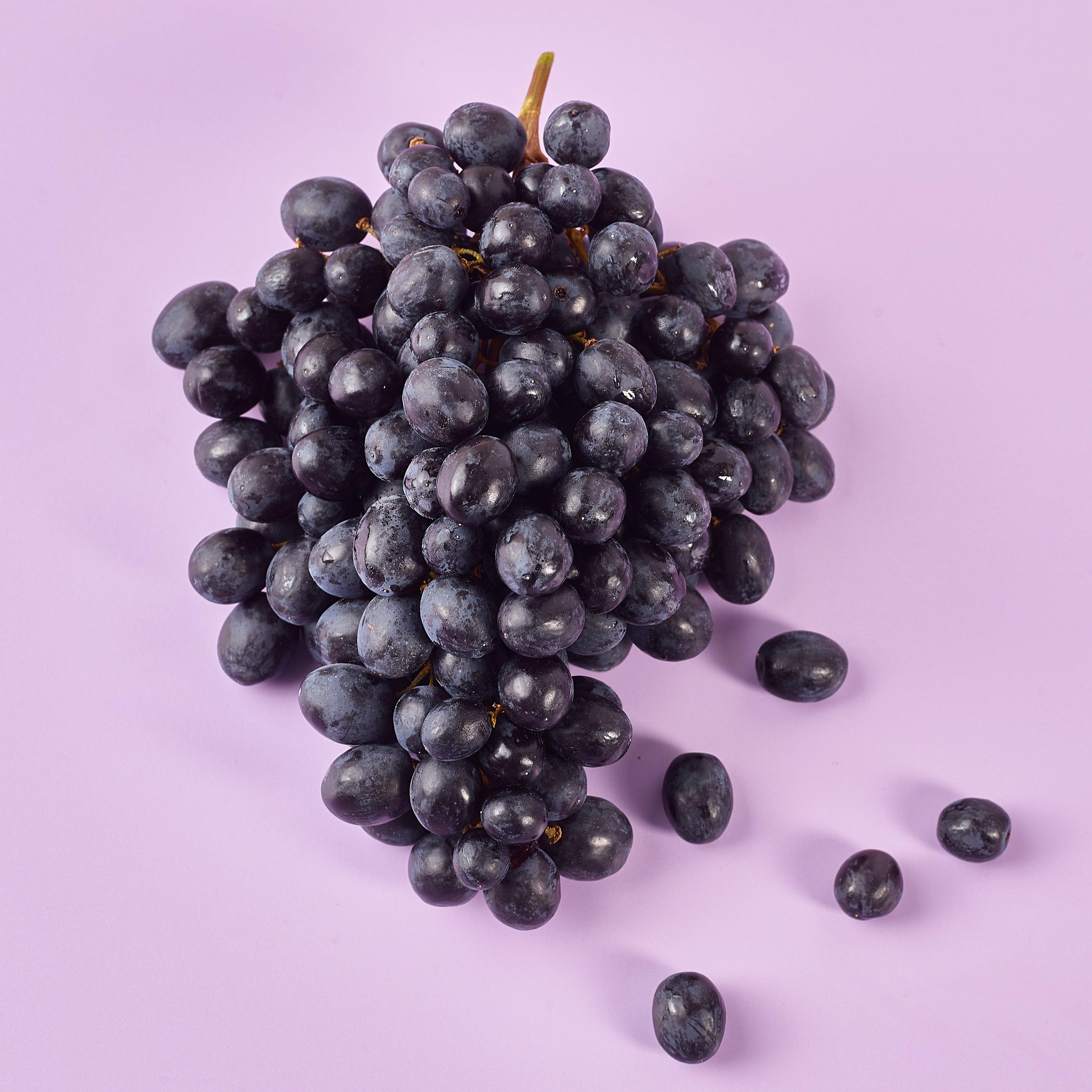 Sable Black Grapes