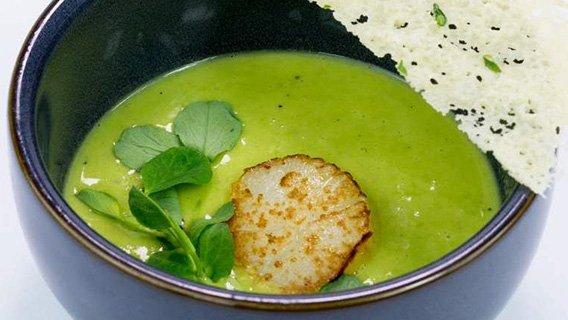 Minted Pea Soup with Roasted Scallop