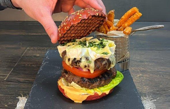 Simon Howie Venison Burger with Camembert cheese topping