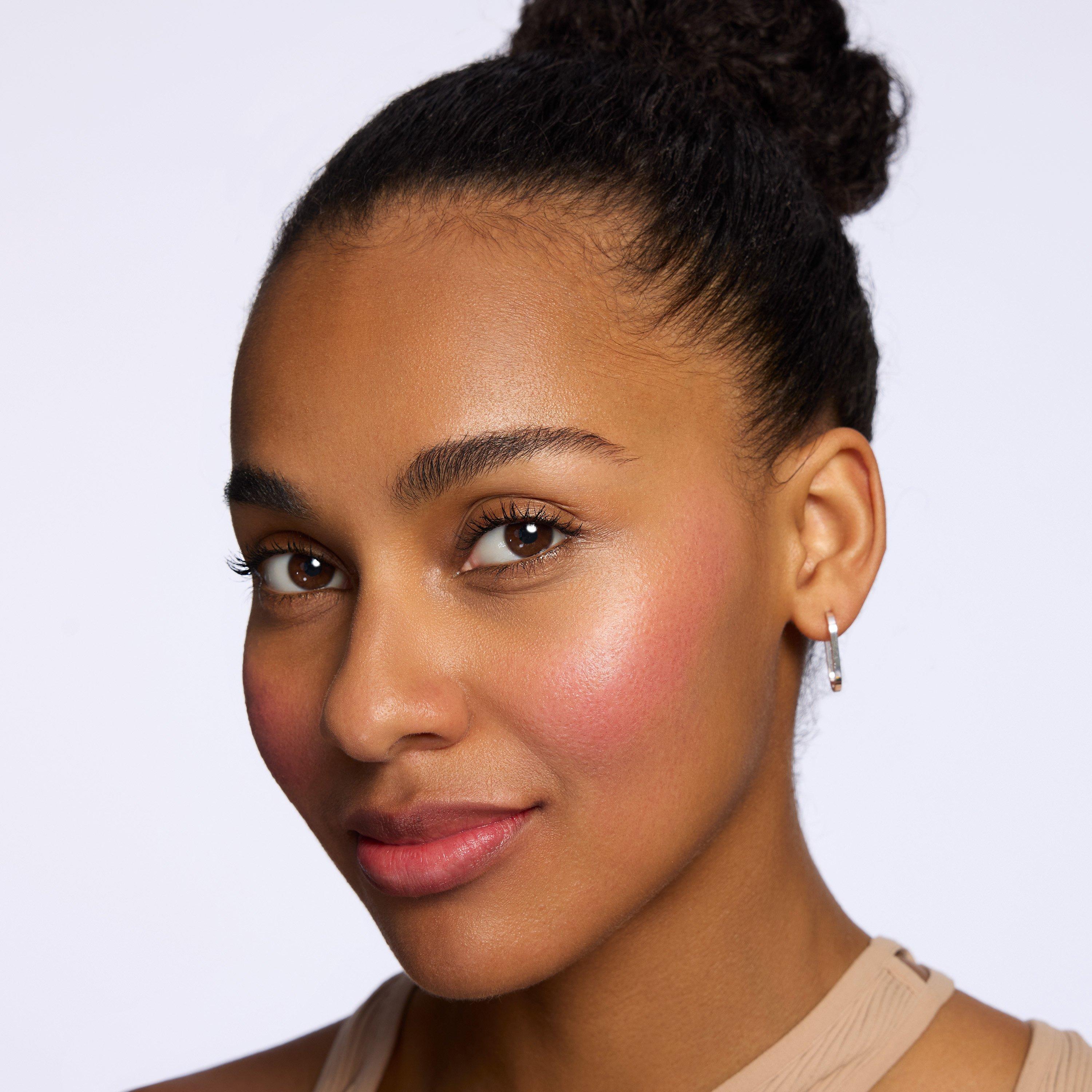 catrice christmas make up look portrait rouge & blush