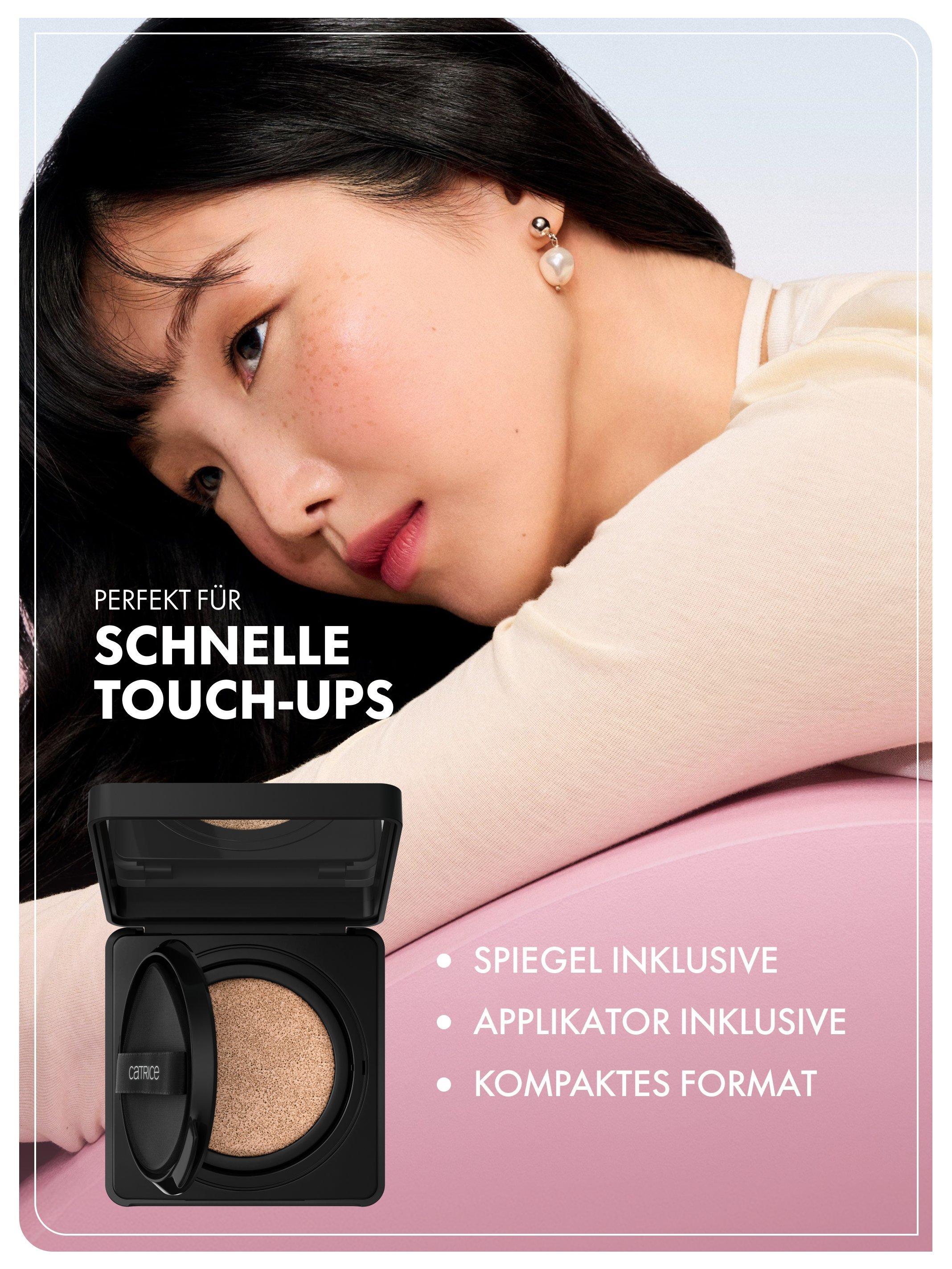 Model mit natürlichem Teint und Catrice Cushion Foundation. Das kompakte Make-up enthält Spiegel und Applikator und eignet sich für schnelle Touch-ups unterwegs.