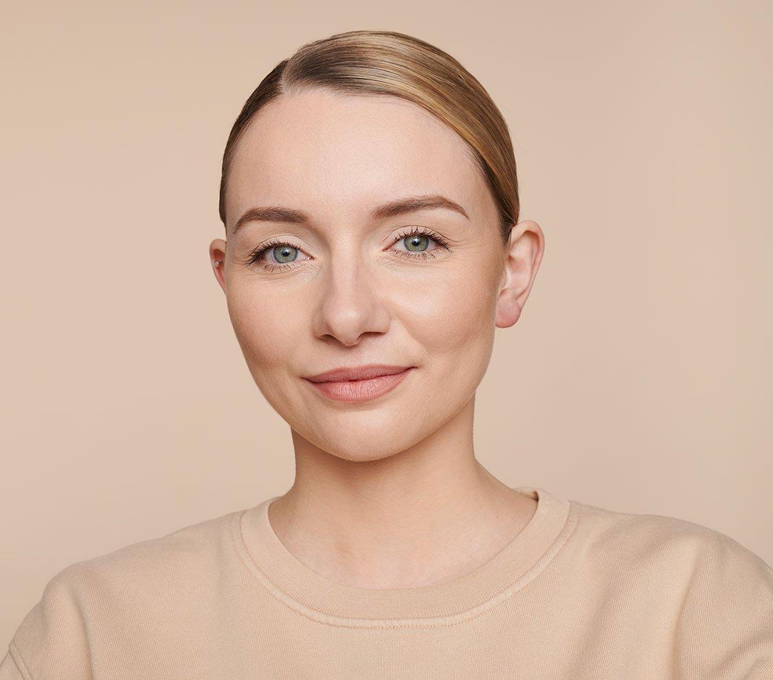 Kem nền CATRICE HD Liquid Coverage 