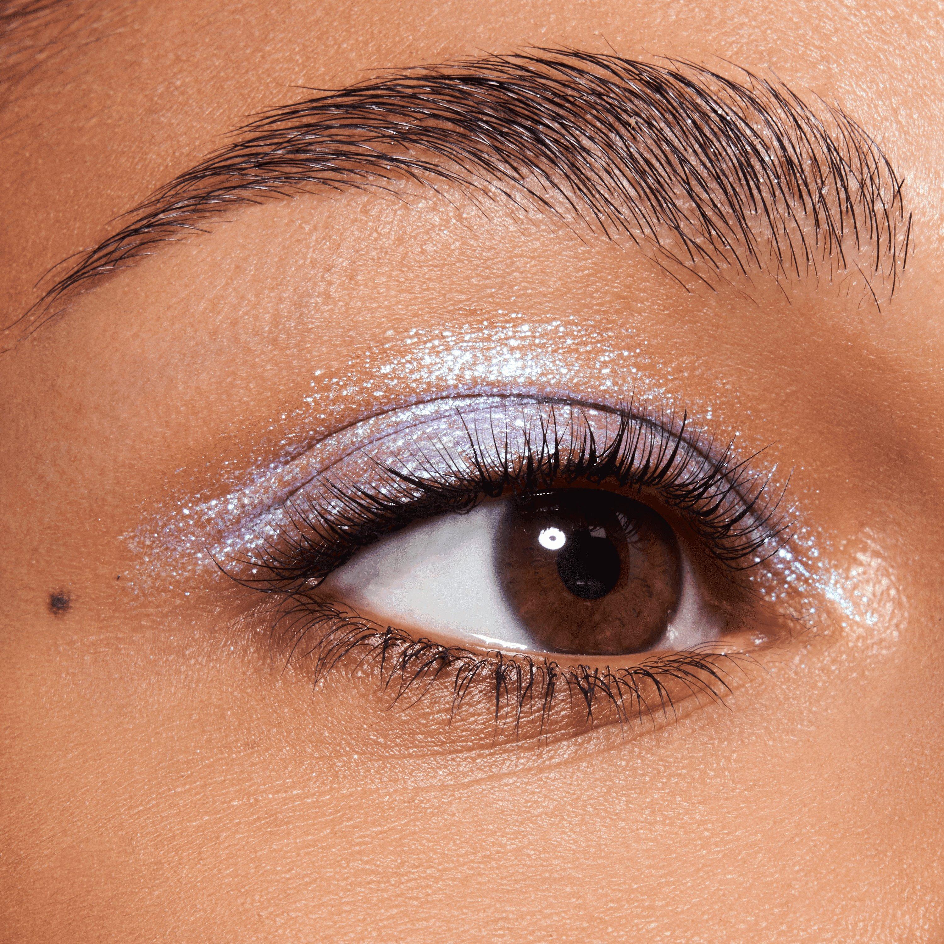 catrice icy make up look close up