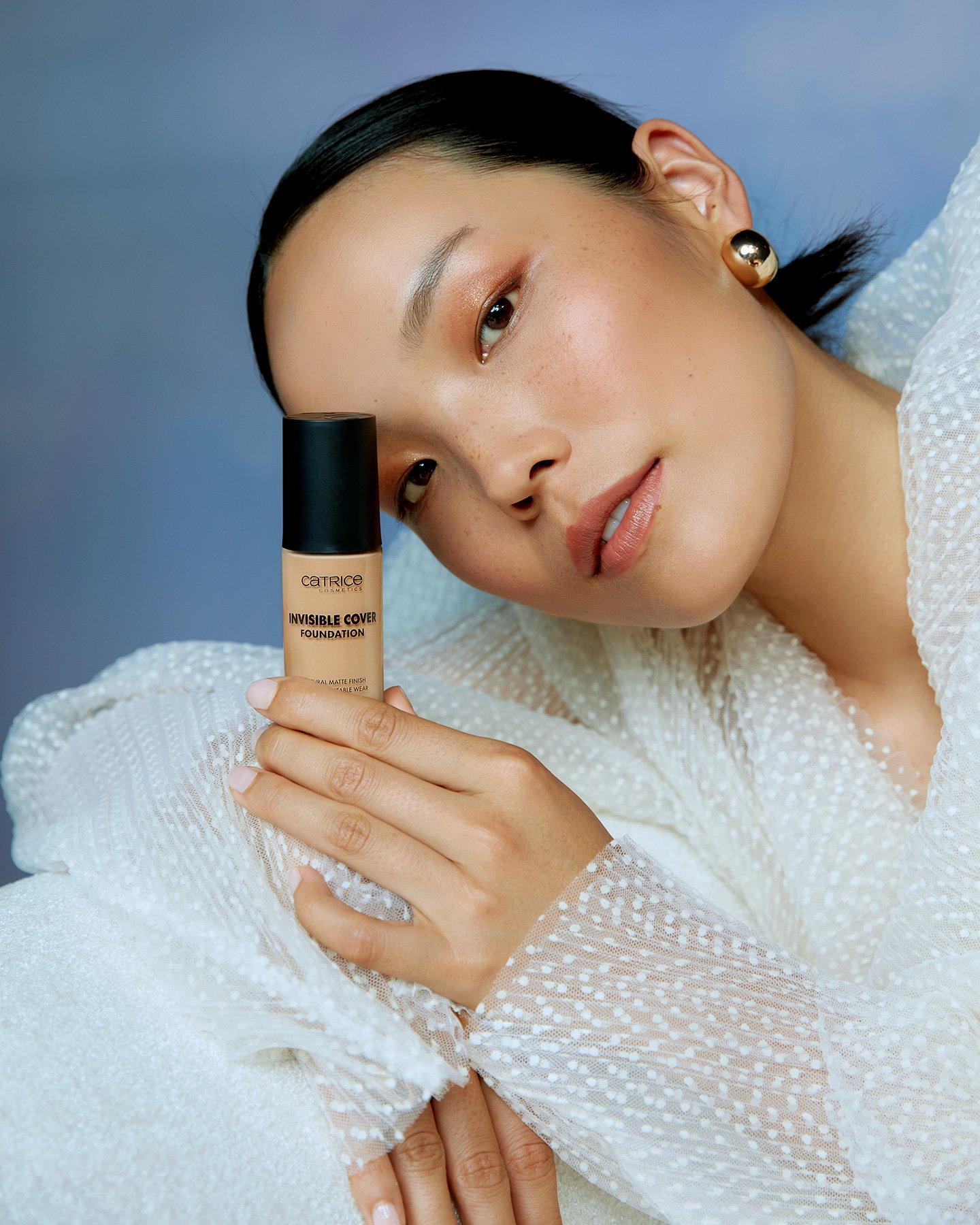 catrice invisible cover foundation model