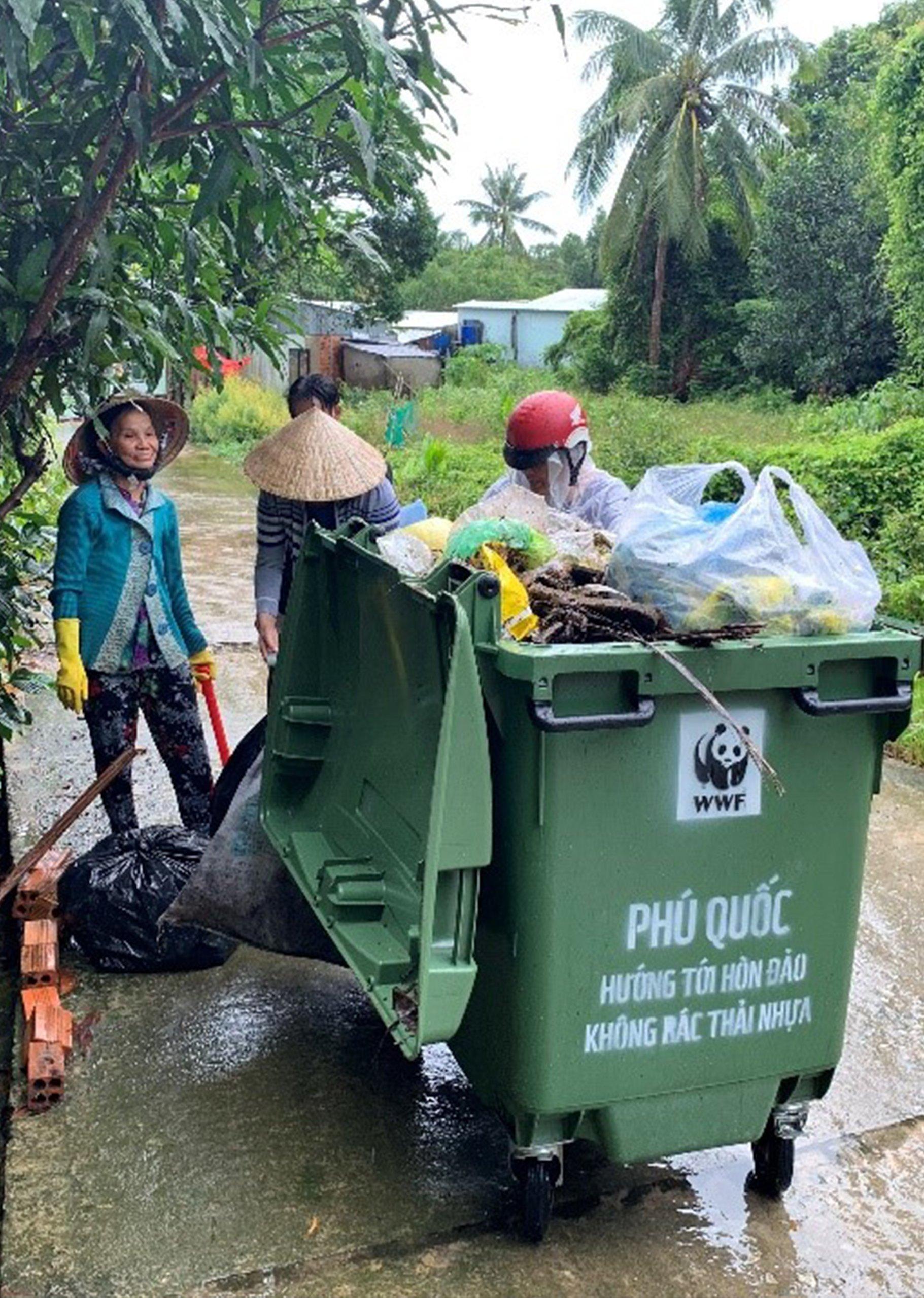 Rimozione rifiuti WWF Catrice Microplastics Vietnam