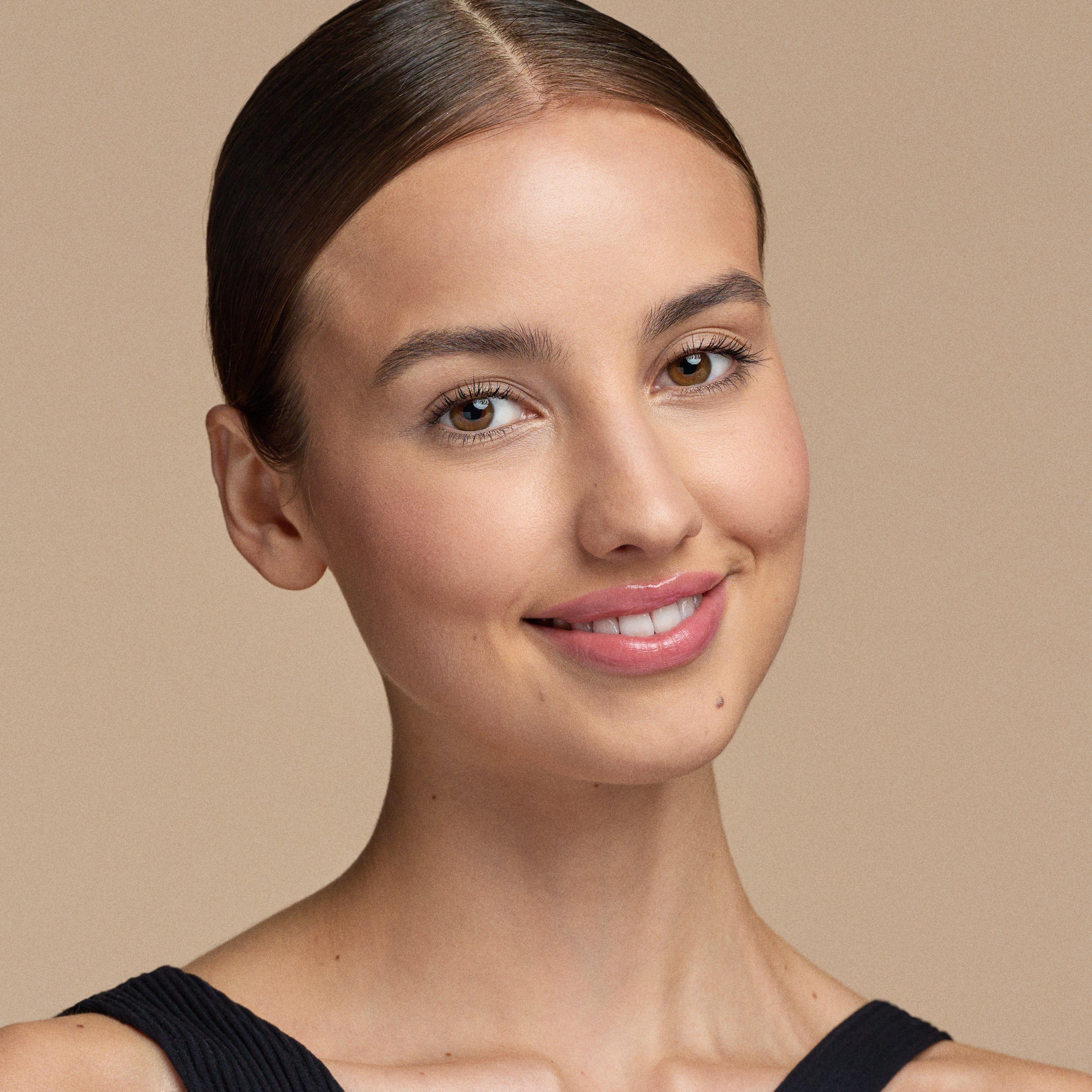 Catrice Nude Make Up Look portrait