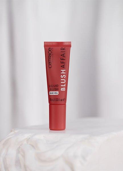 كاتريس أون يور بلش - صورة ملمس بلش افّير ليكويد بلش 