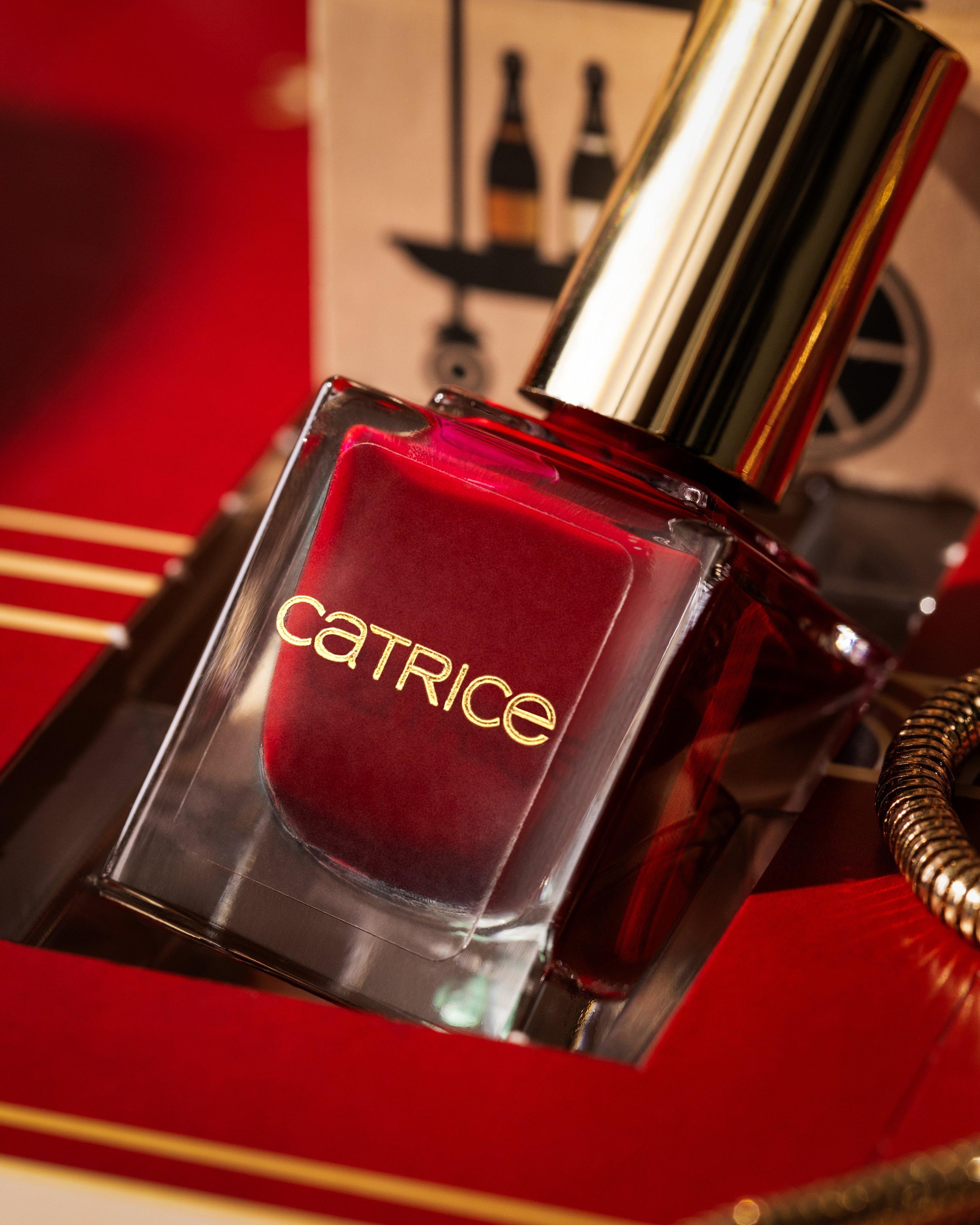 catrice Advent Calendar 2024 festive red nails