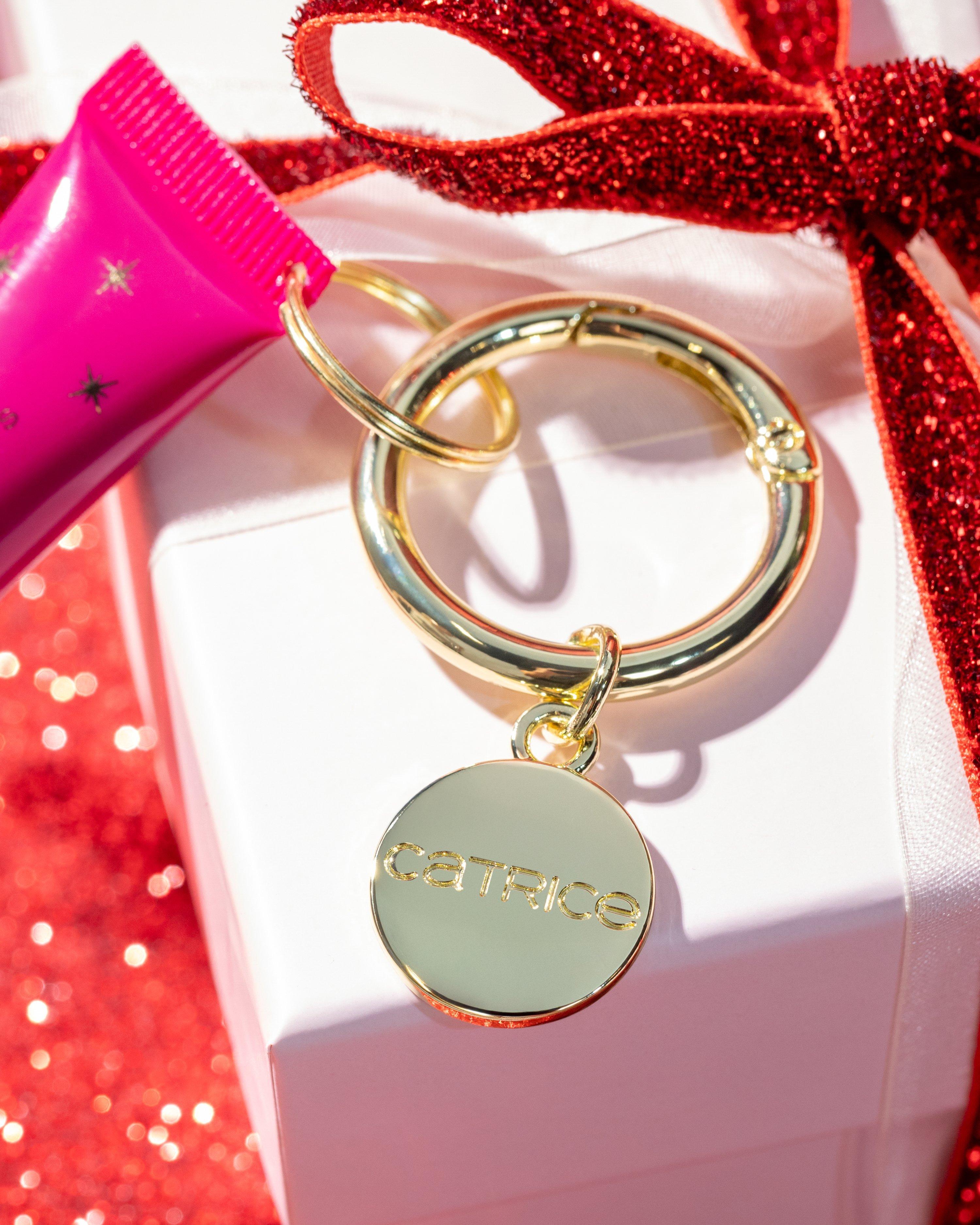 catrice twinkling treasures advent calendar portrait