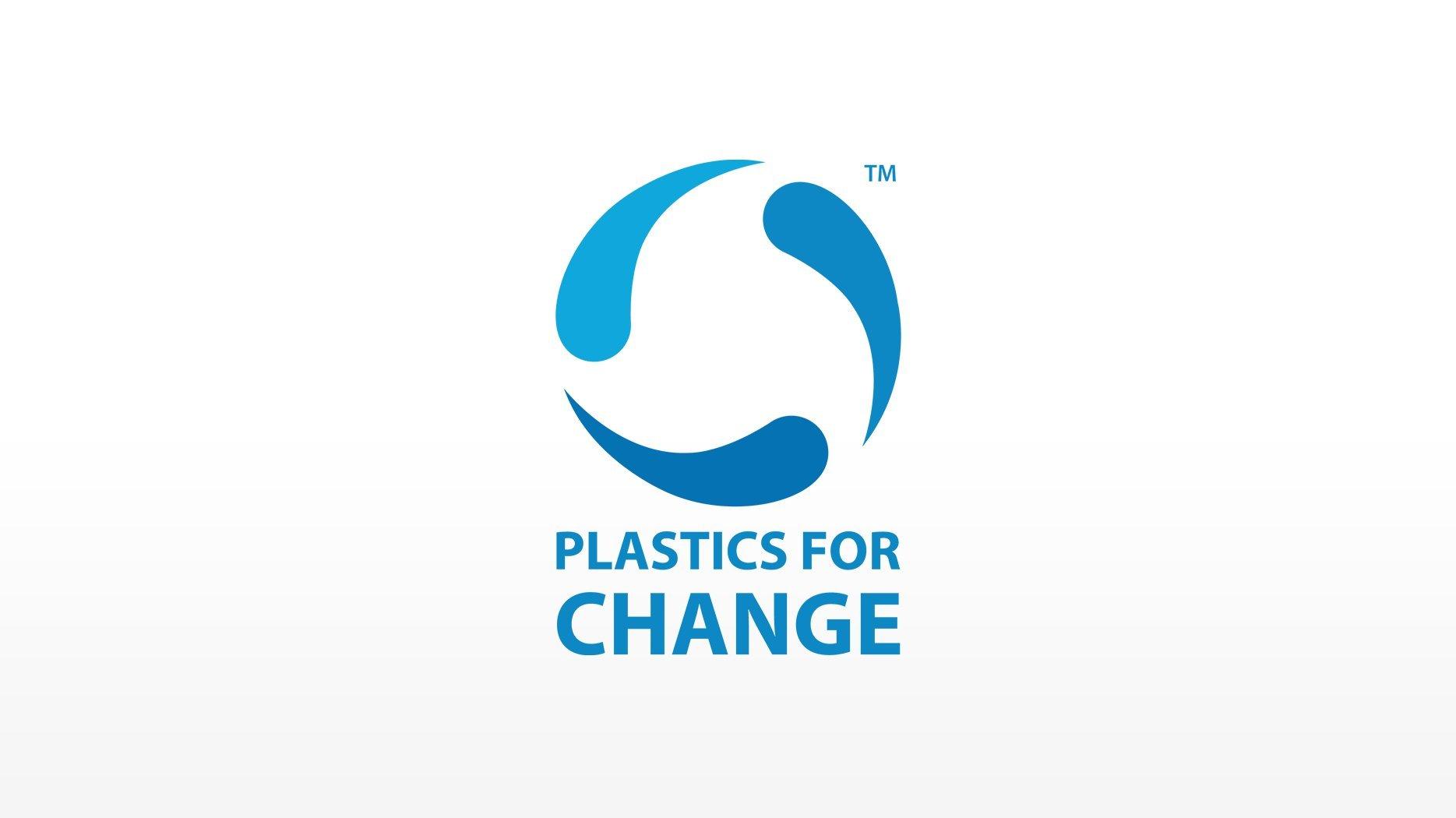 Logo de sostenibilidad y responsabilidad social Plásticos por el cambio de CATRICE