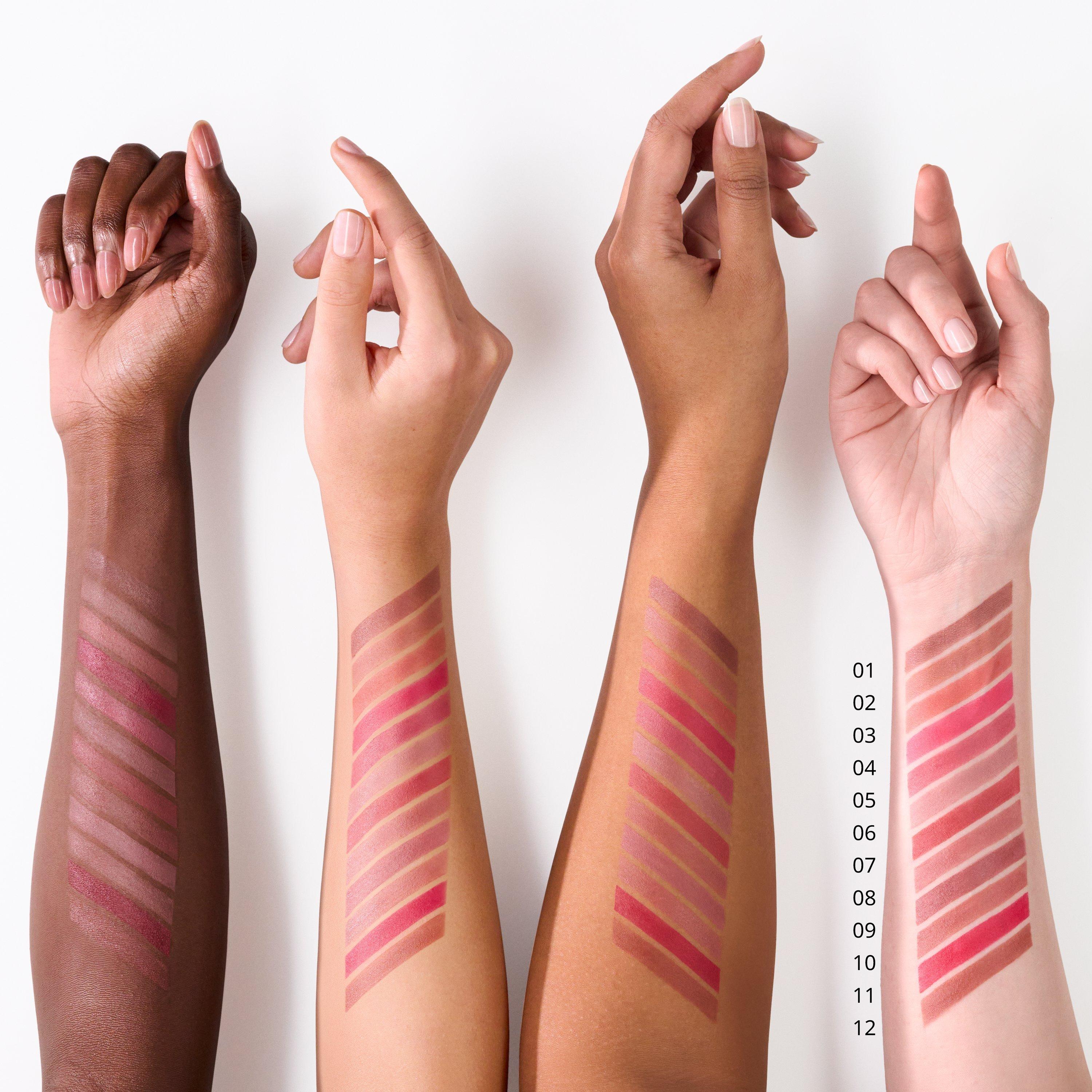 essence blurred lips products