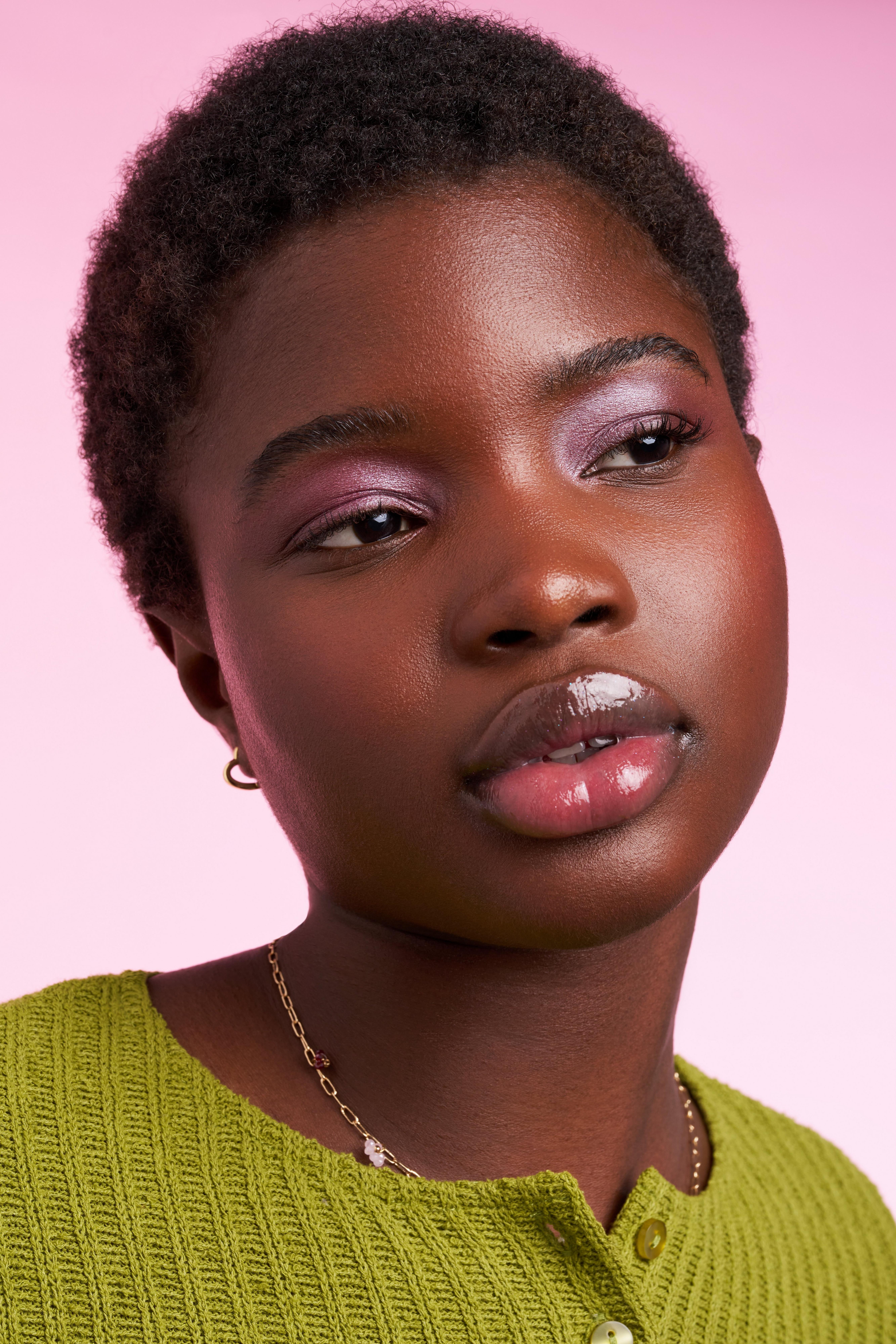 essence festival make up modell