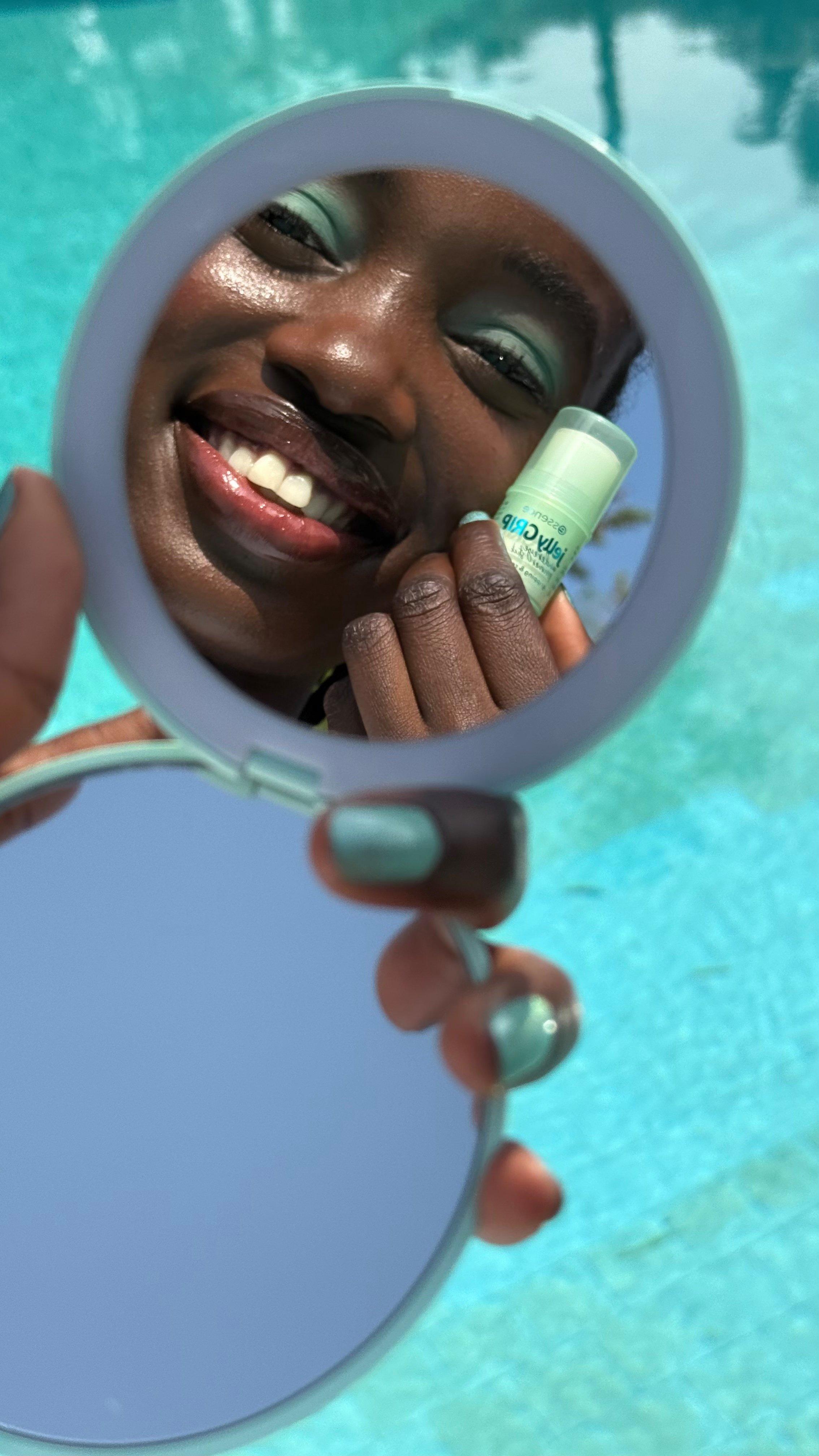 essence festival make up modell